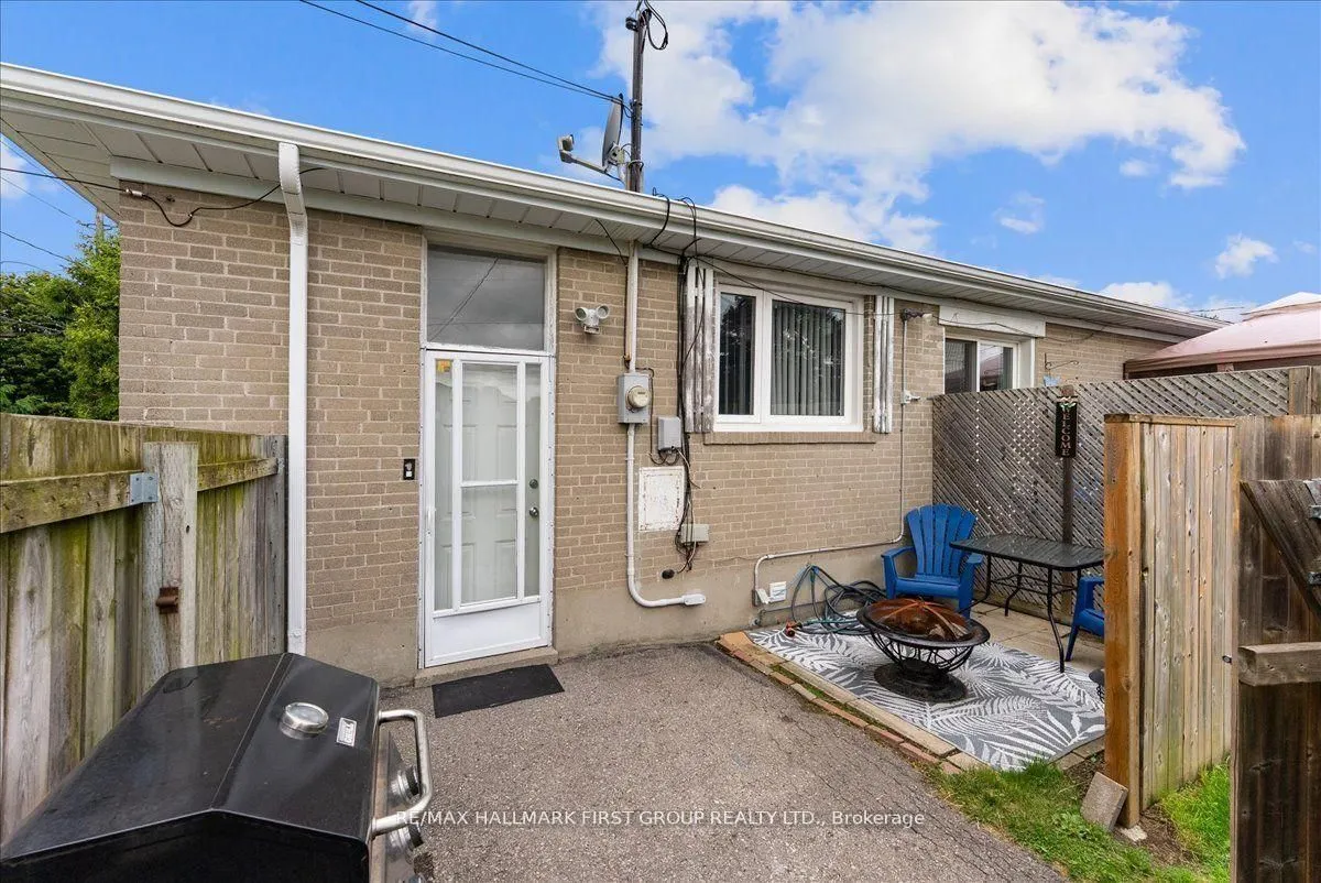 1014 Dunlop Street E