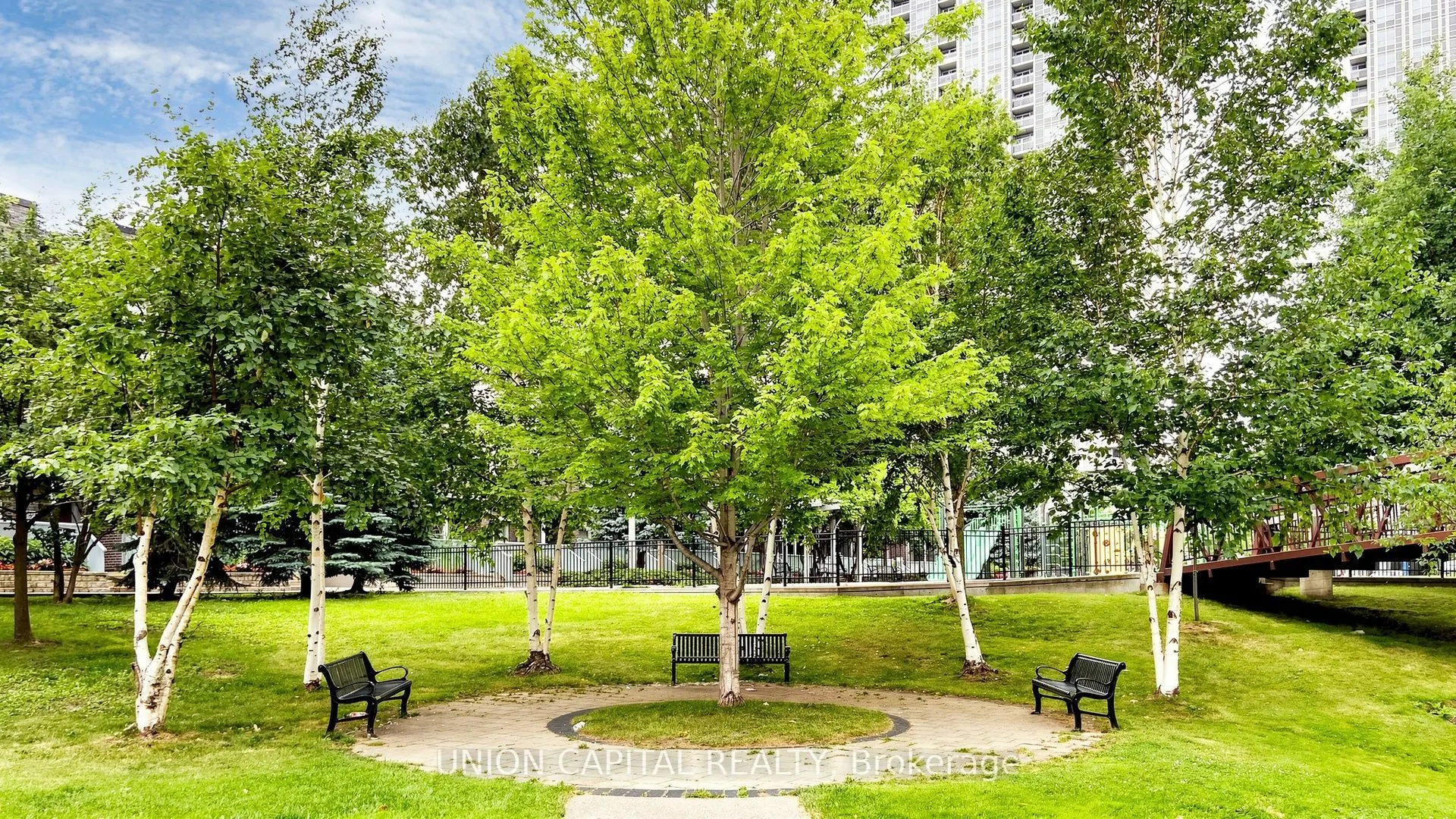 181 Village Green Square #214