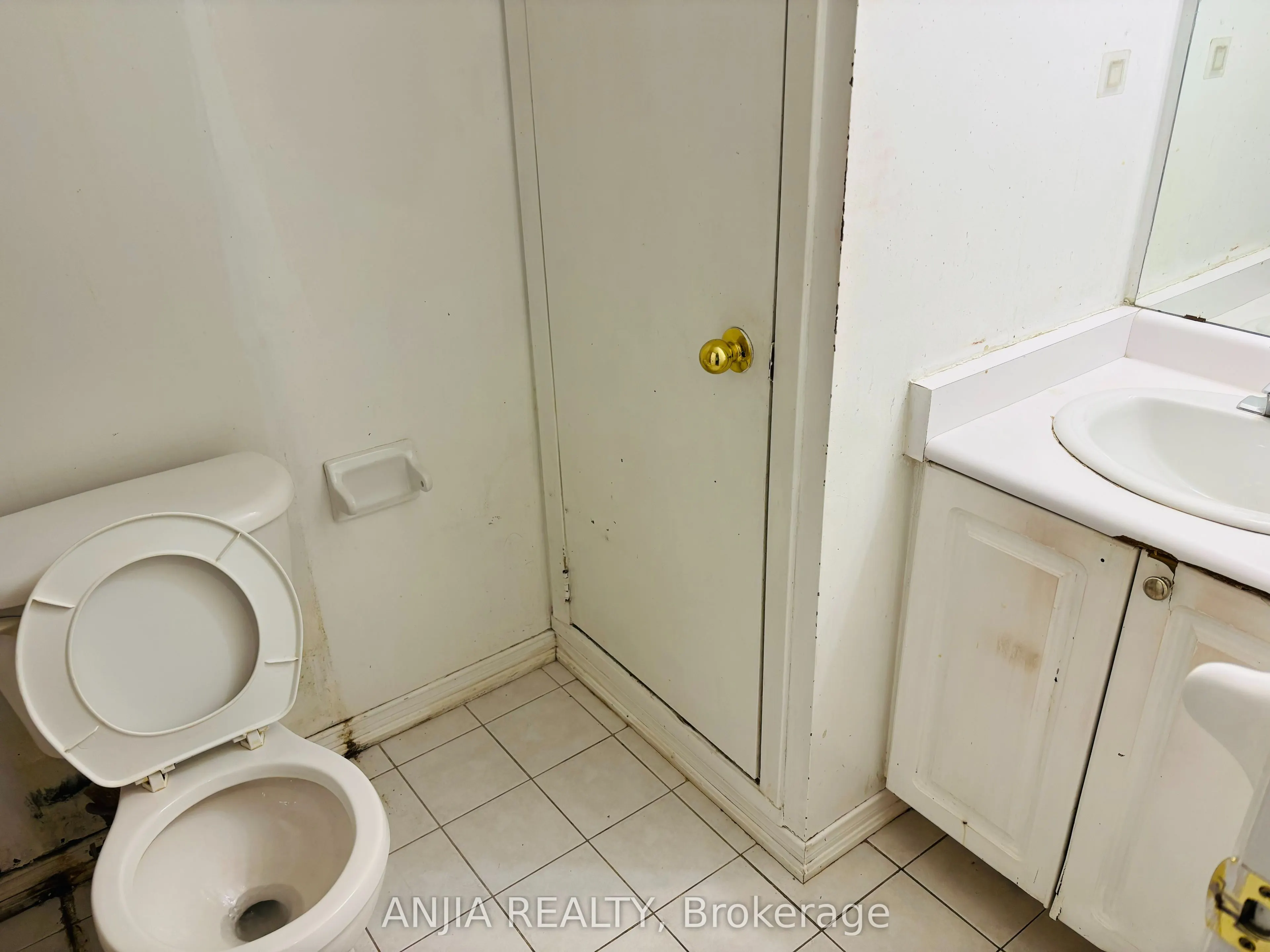 901 Kennedy Road #40