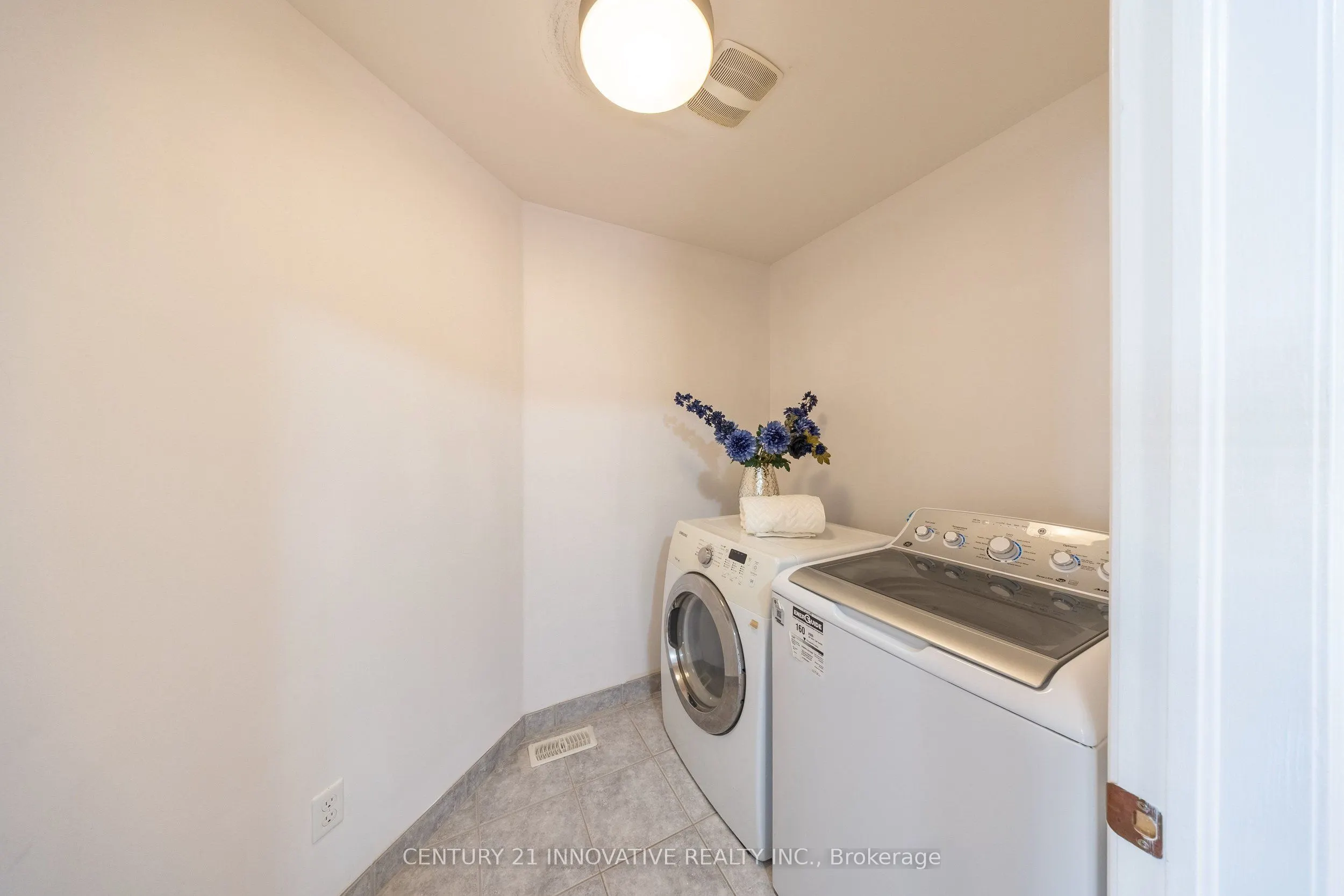 54 Carpendale Crescent