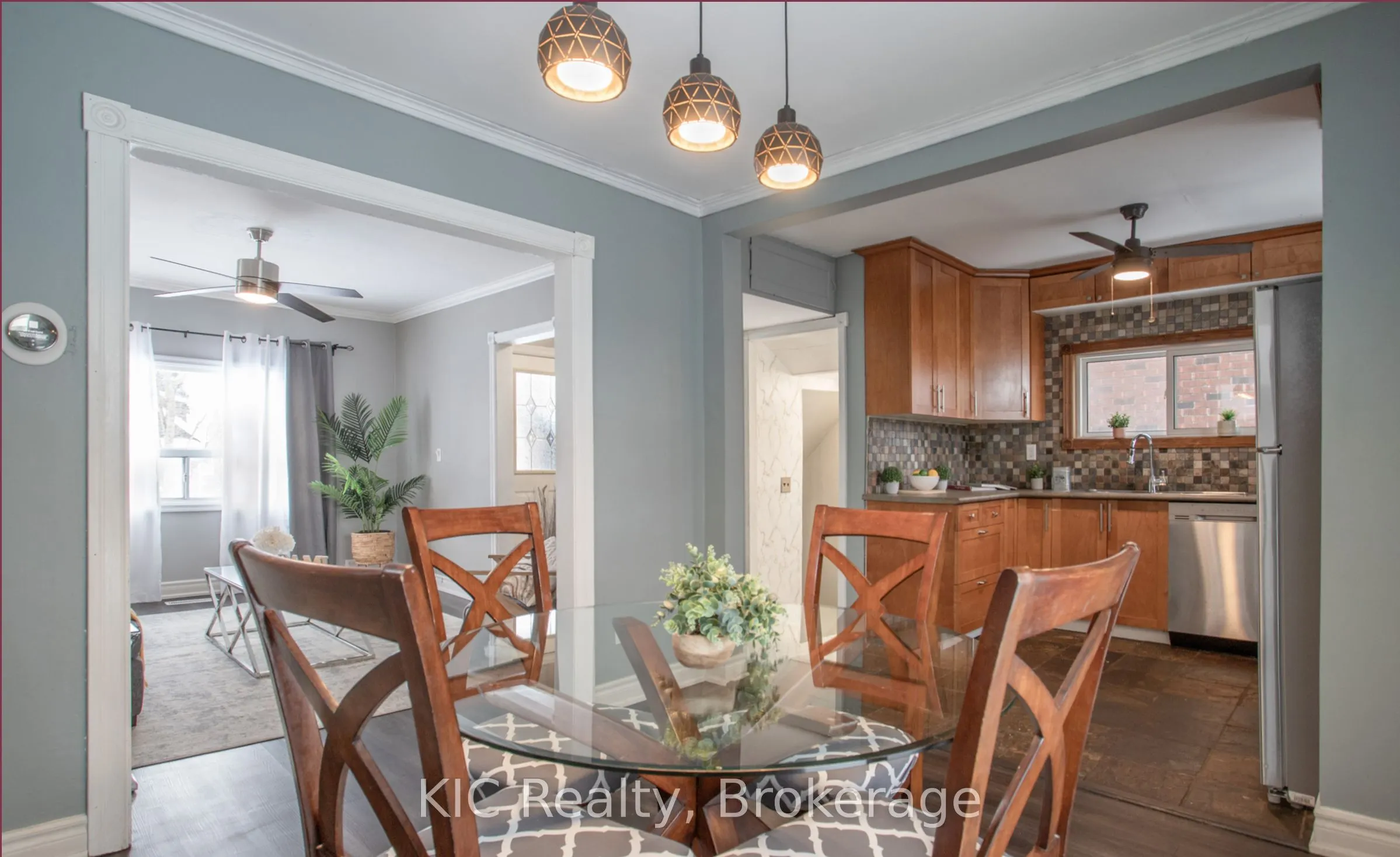 200 Oshawa Boulevard N