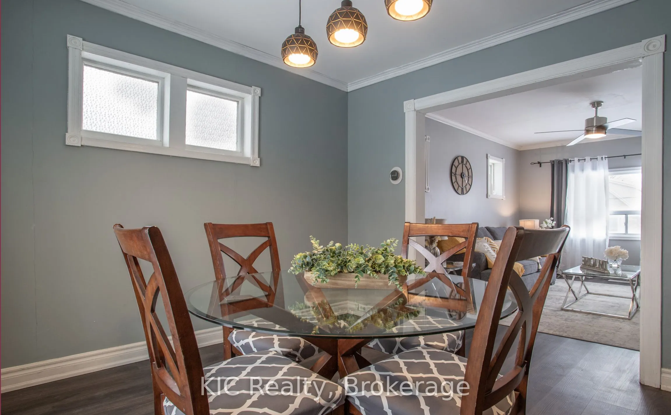 200 Oshawa Boulevard N