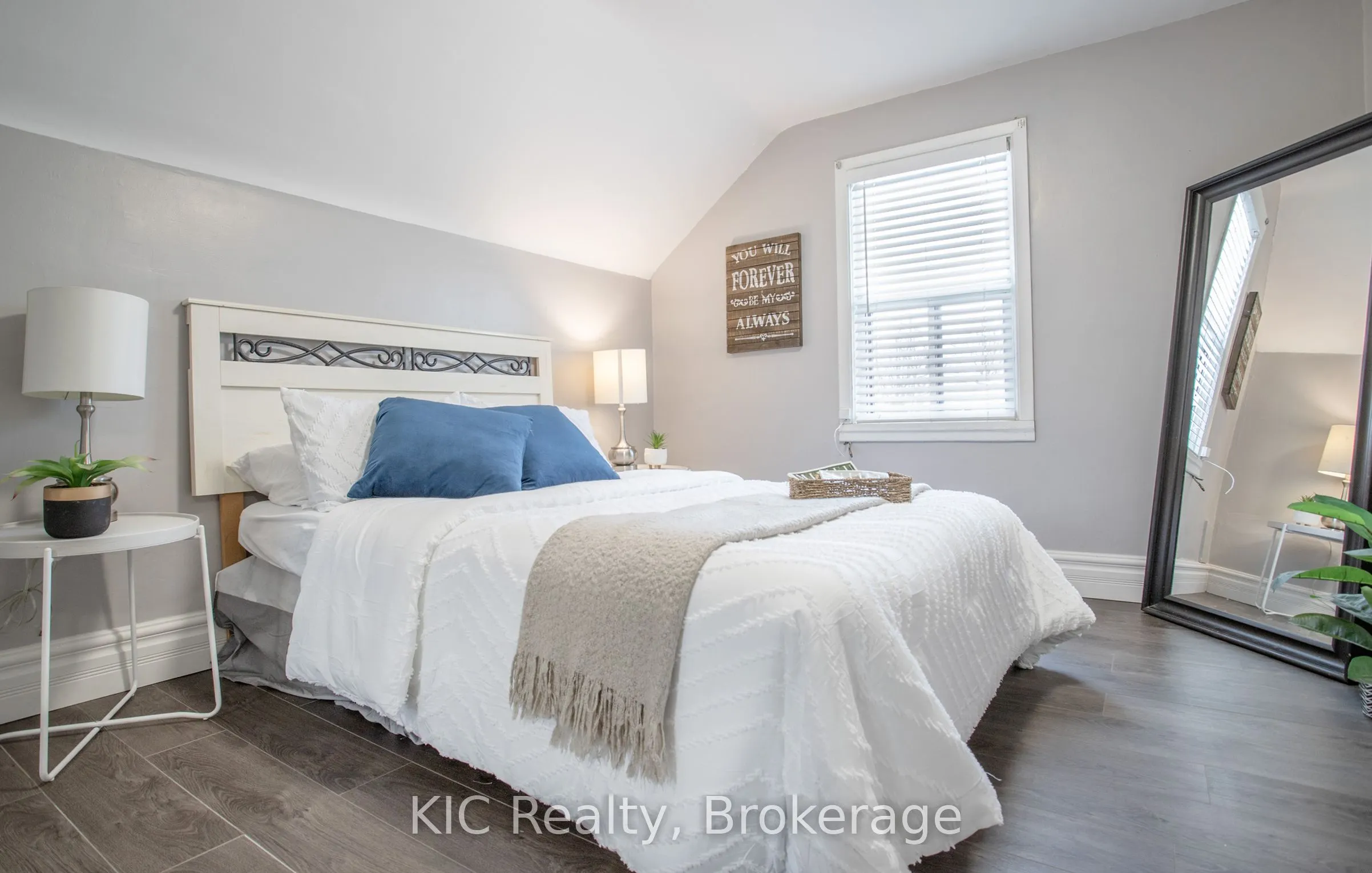 200 Oshawa Boulevard N