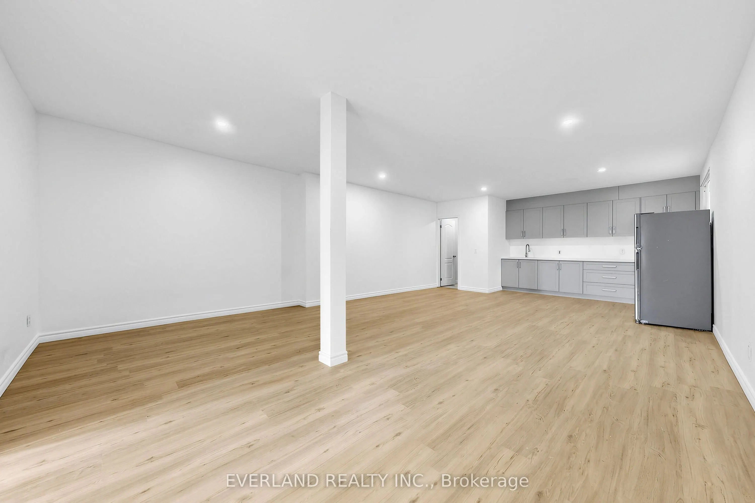 20 King Street E #A