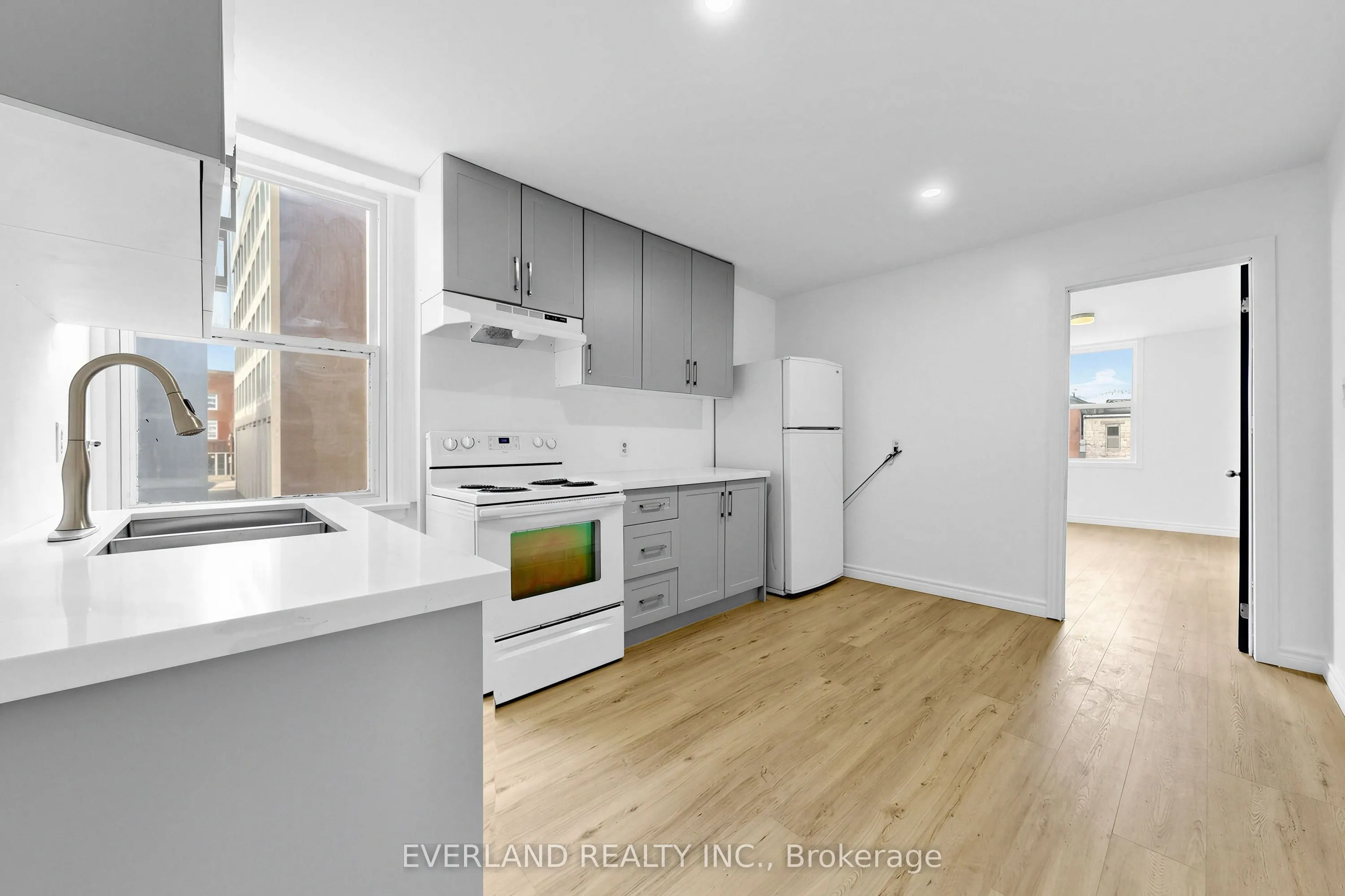 20 King Street E #B