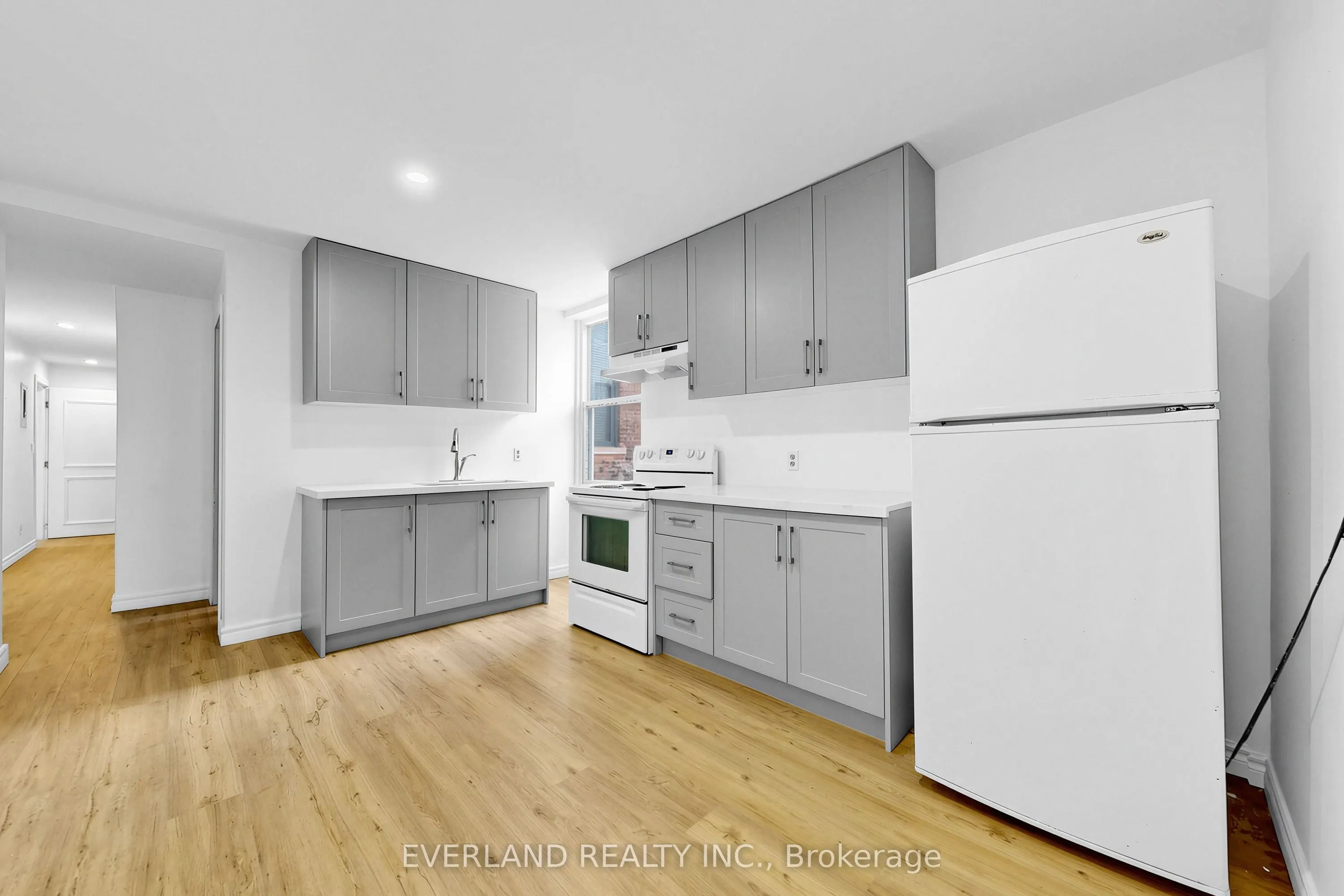 20 King Street E #B
