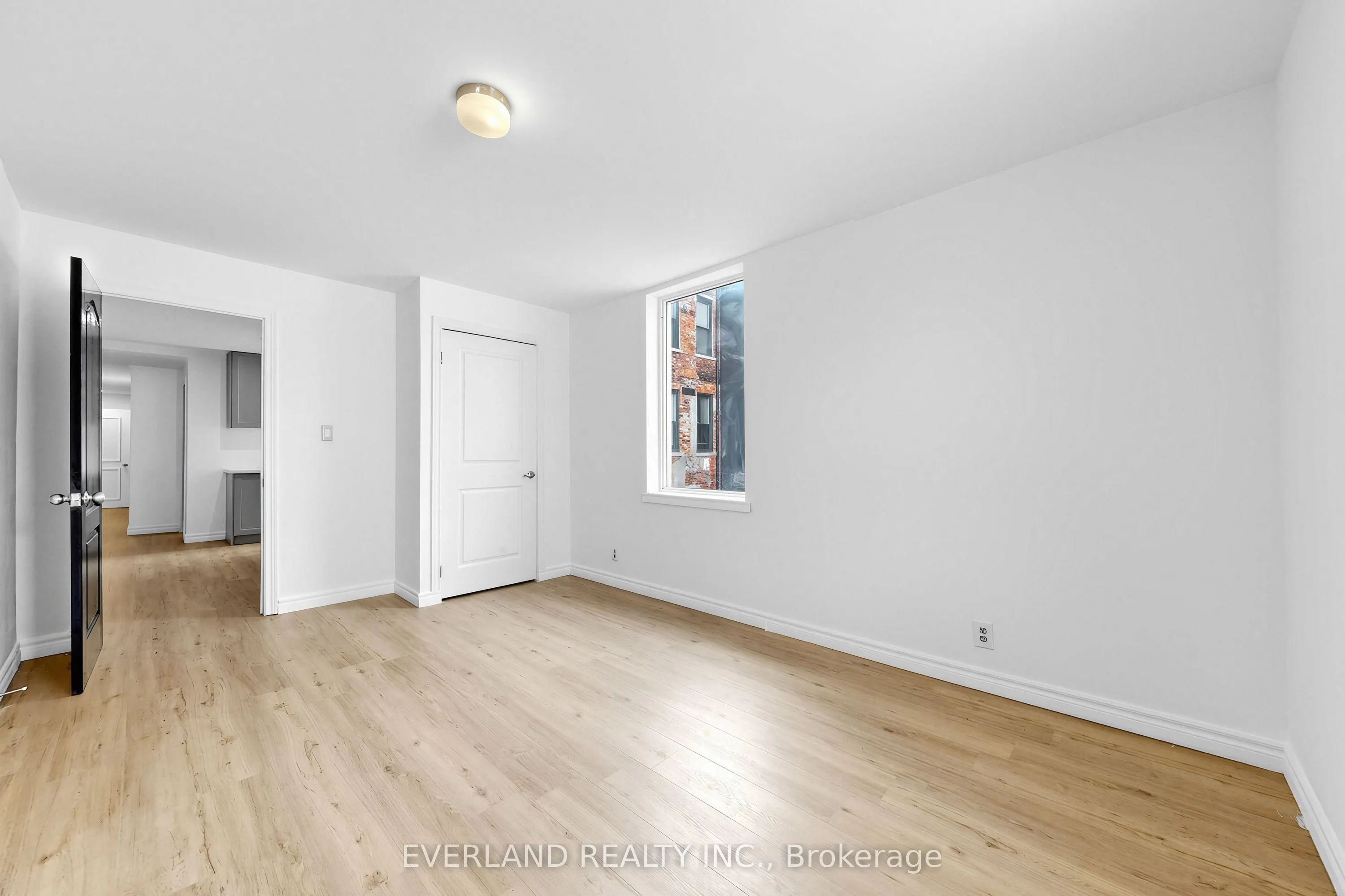 20 King Street E #B