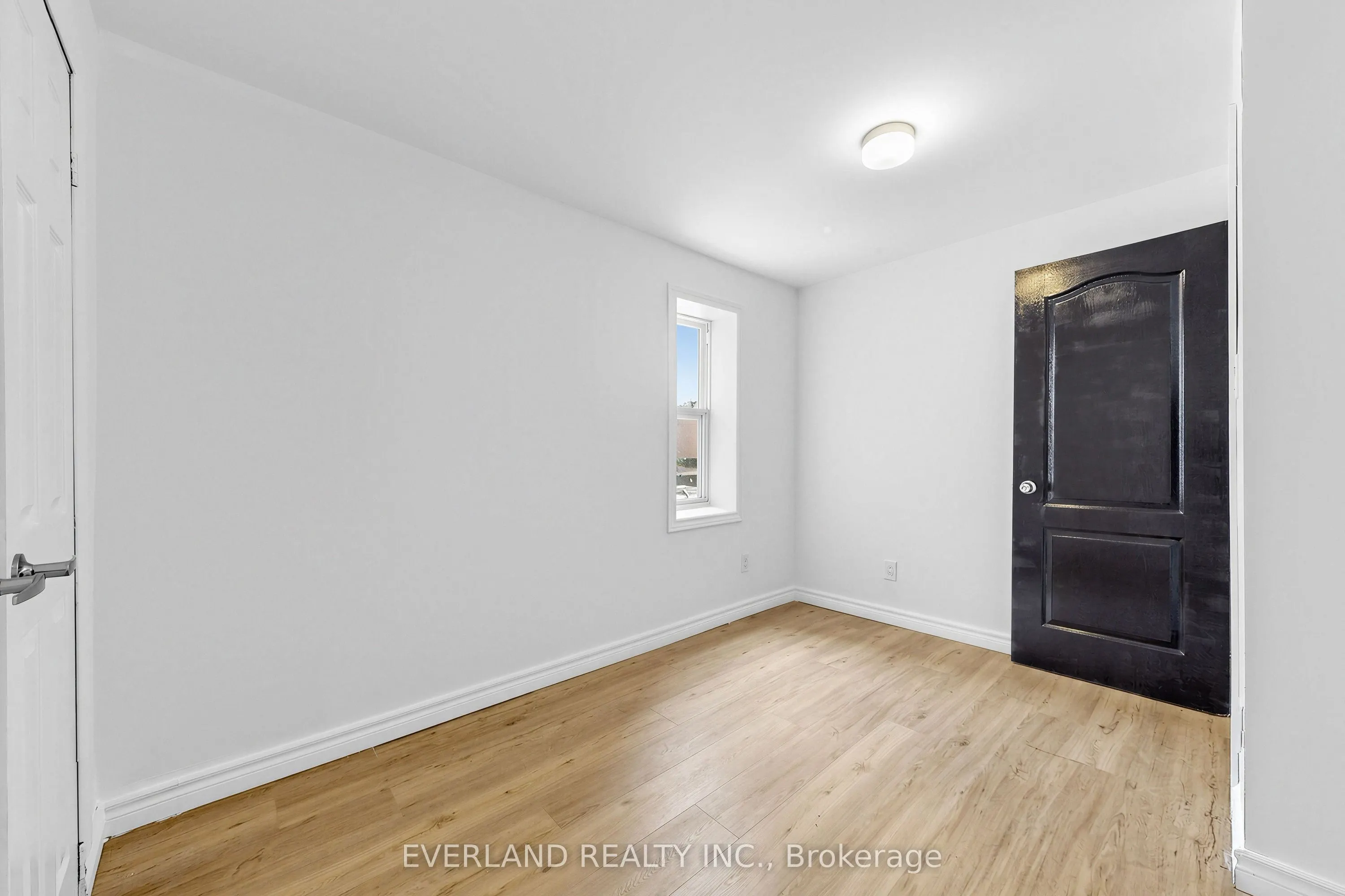20 King Street E #B