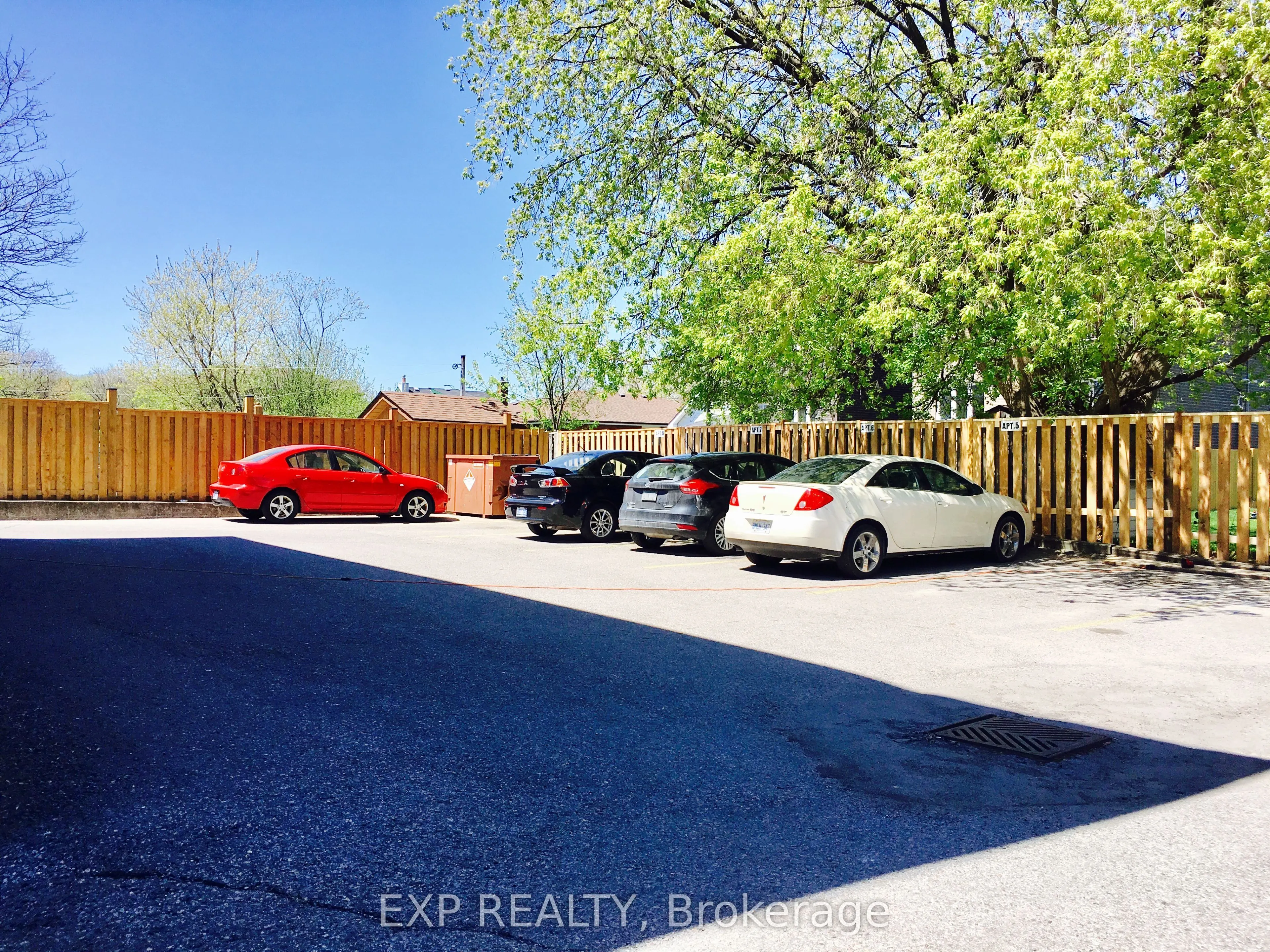 520 Bloor Street E #8