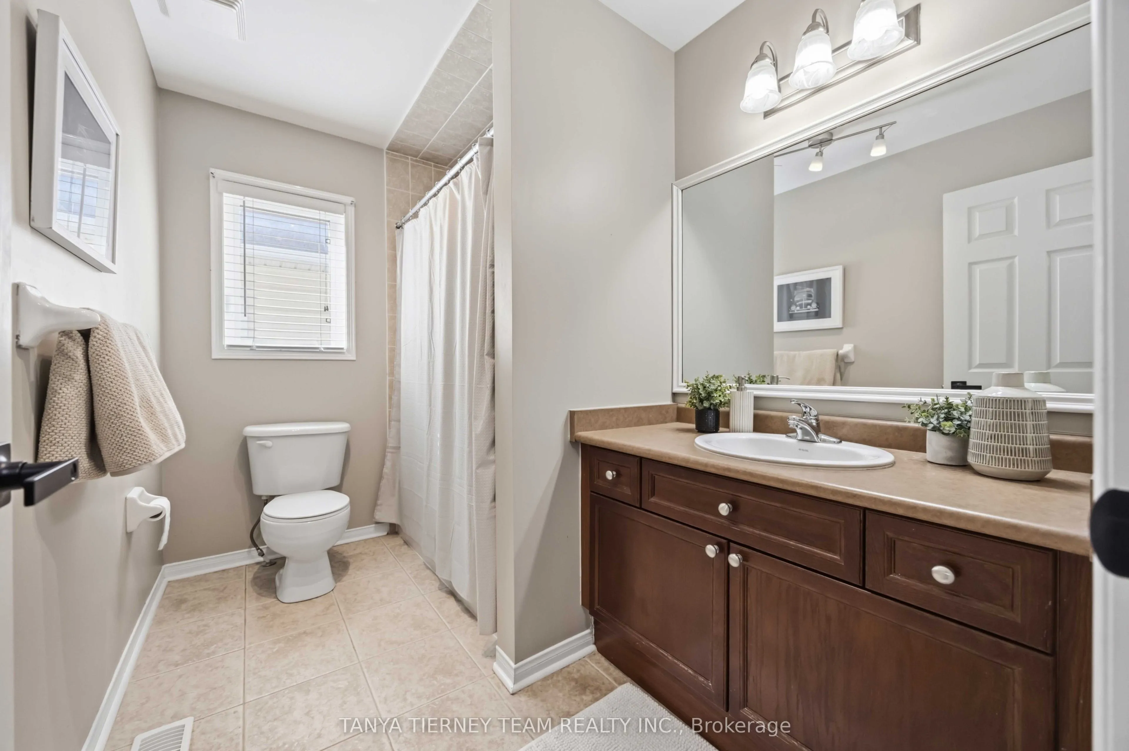 828 Taggart Crescent
