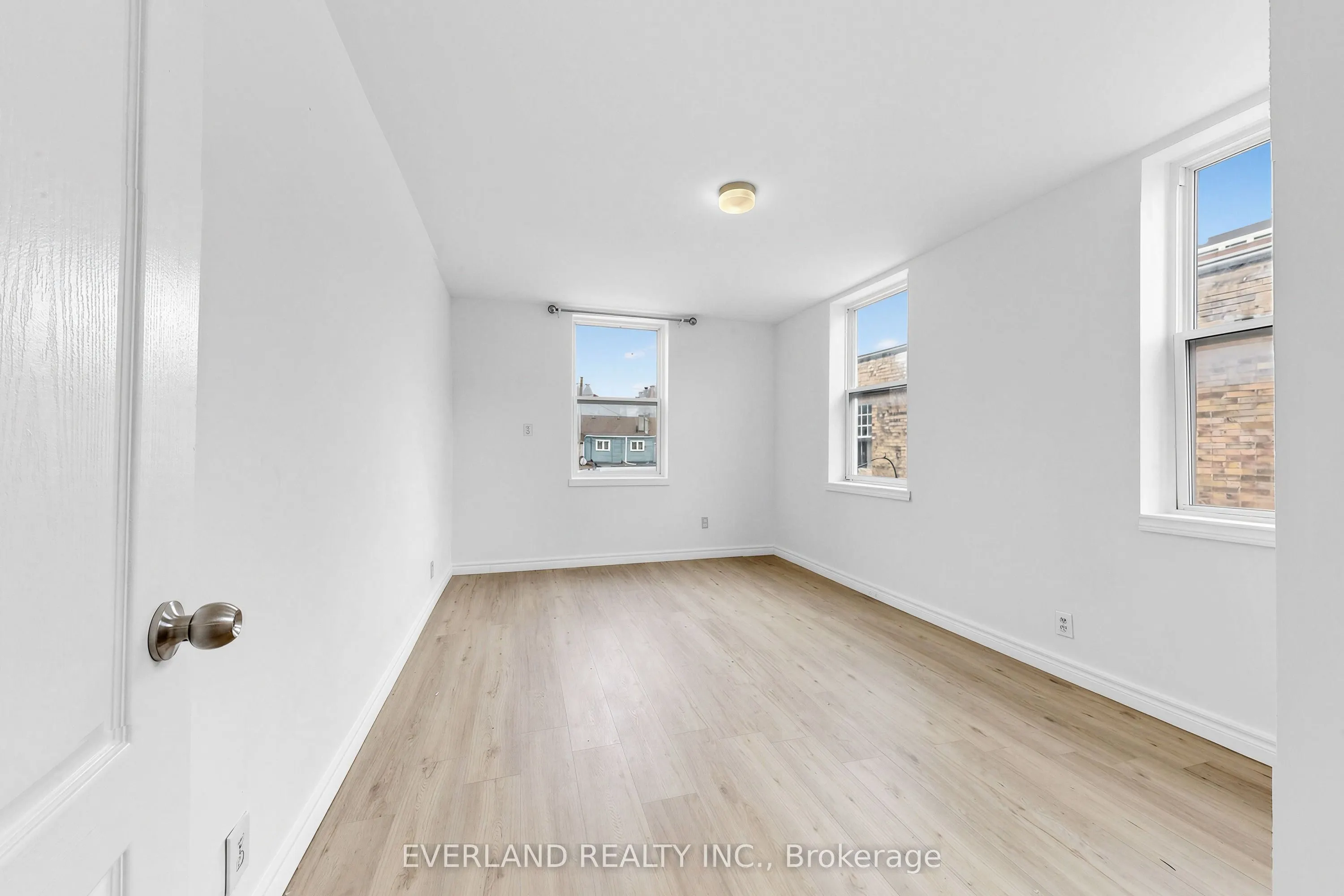 20 King Street E #C