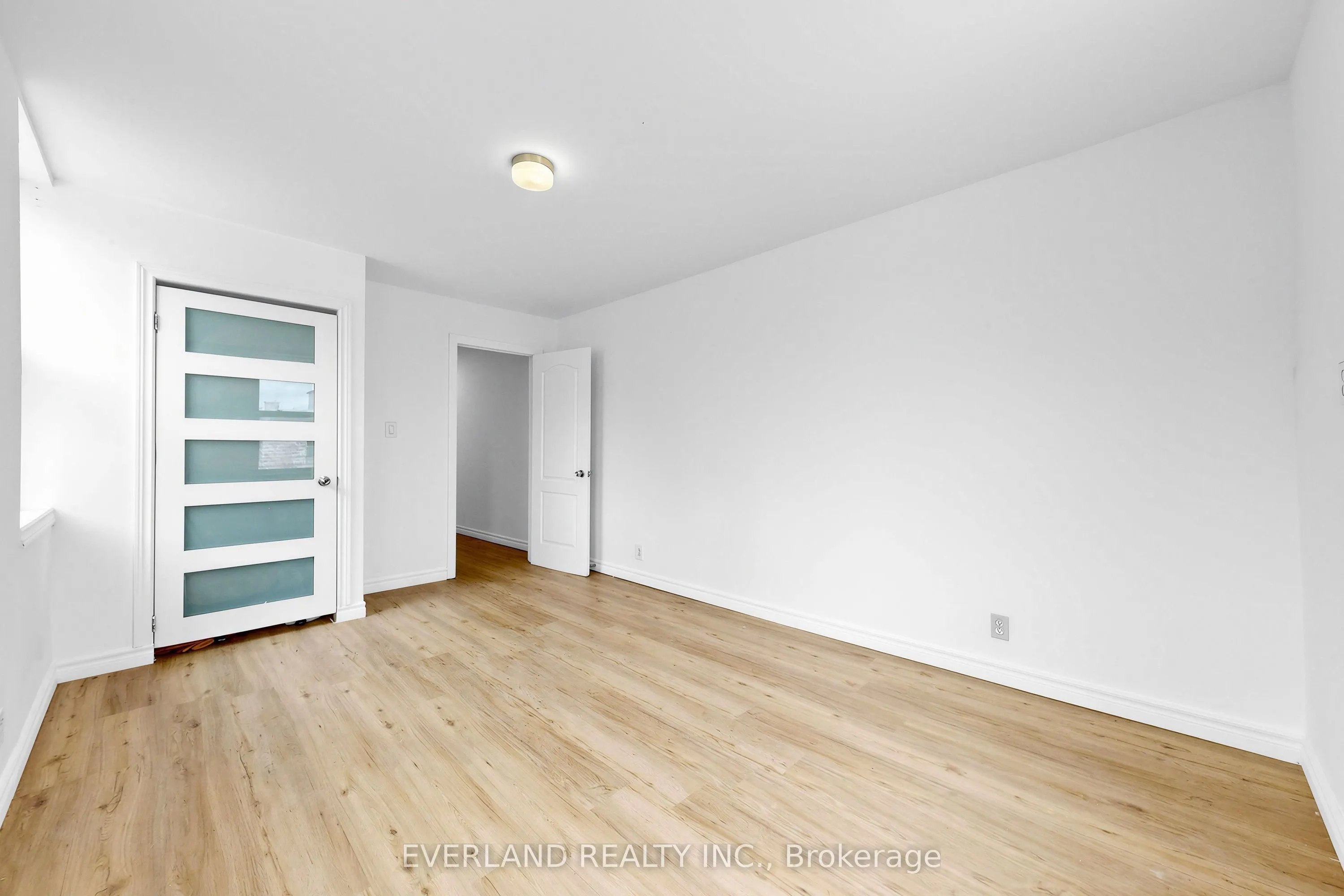 20 King Street E #C