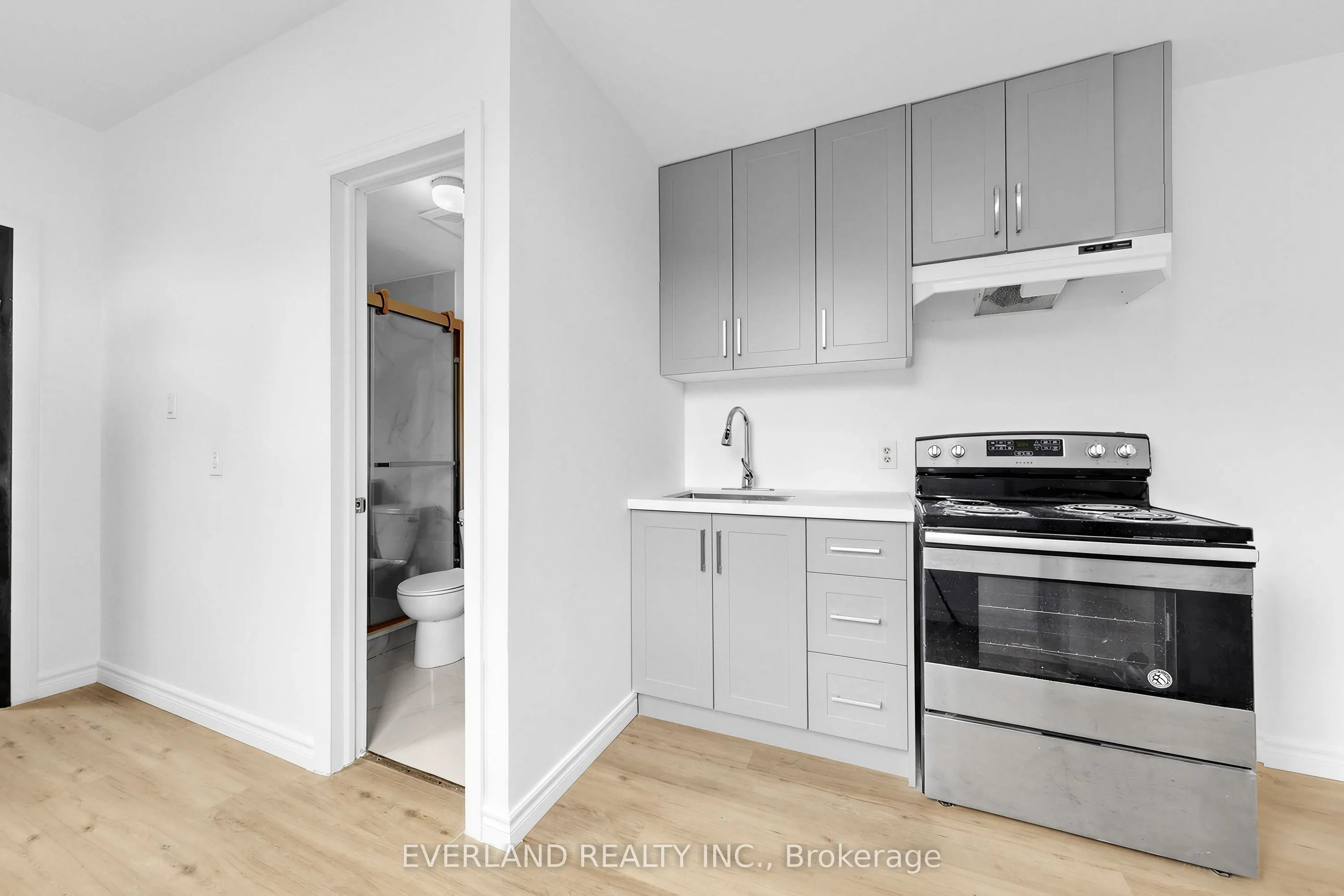 20 King Street E #C