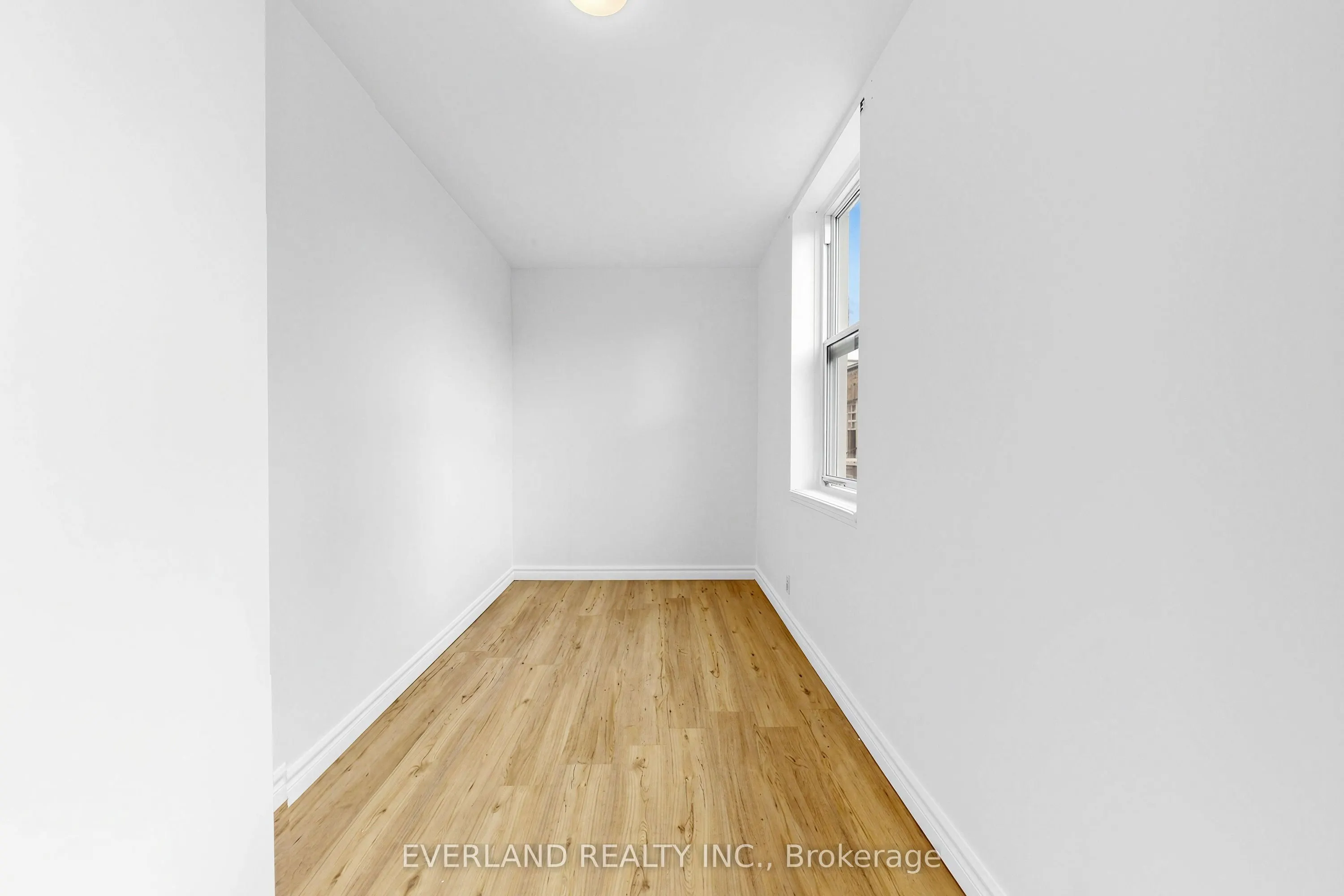 20 King Street E #C