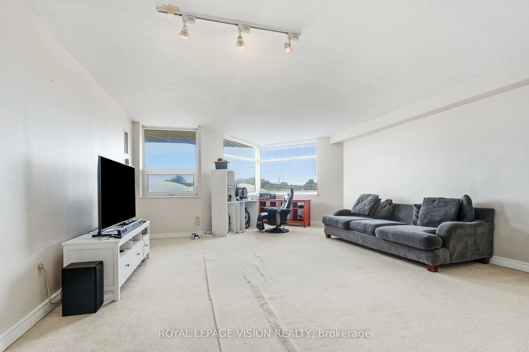 10 Dean Park Road #319