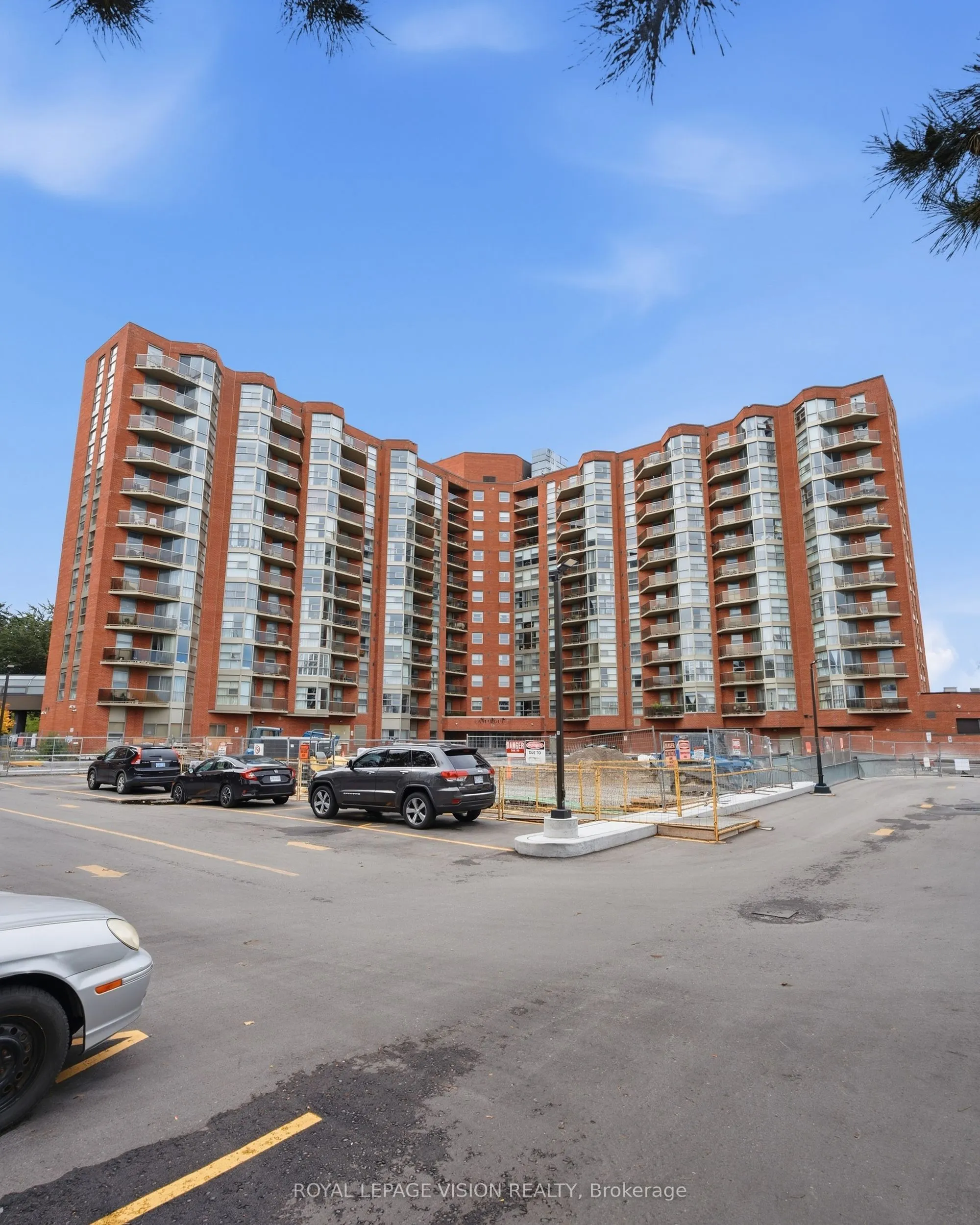 10 Dean Park Road #319