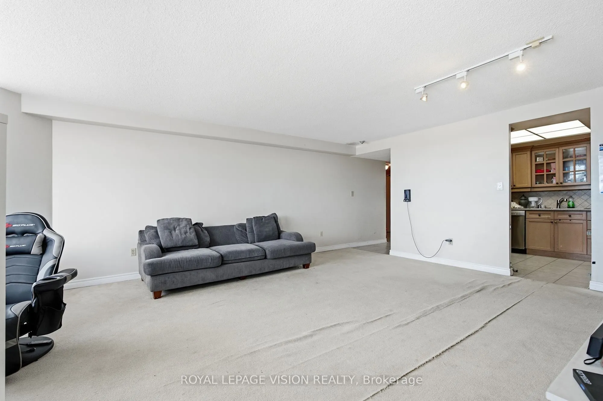 10 Dean Park Road #319