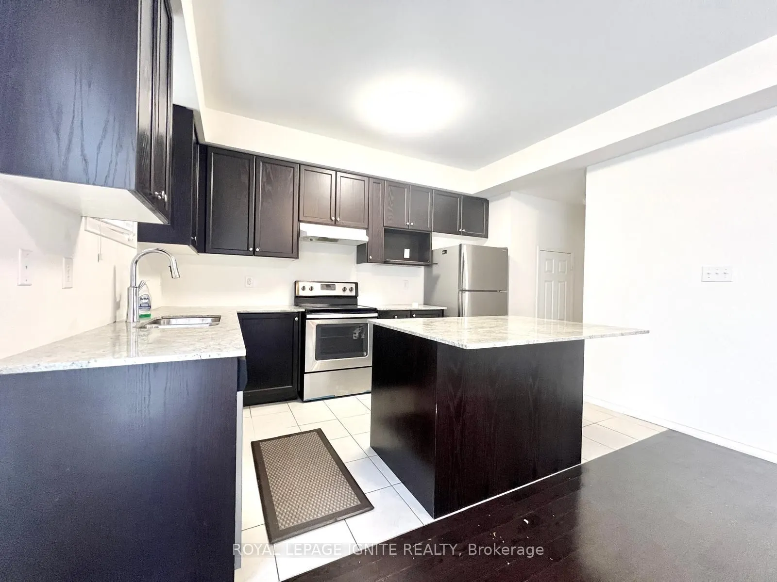 33 Ainsbury Avenue