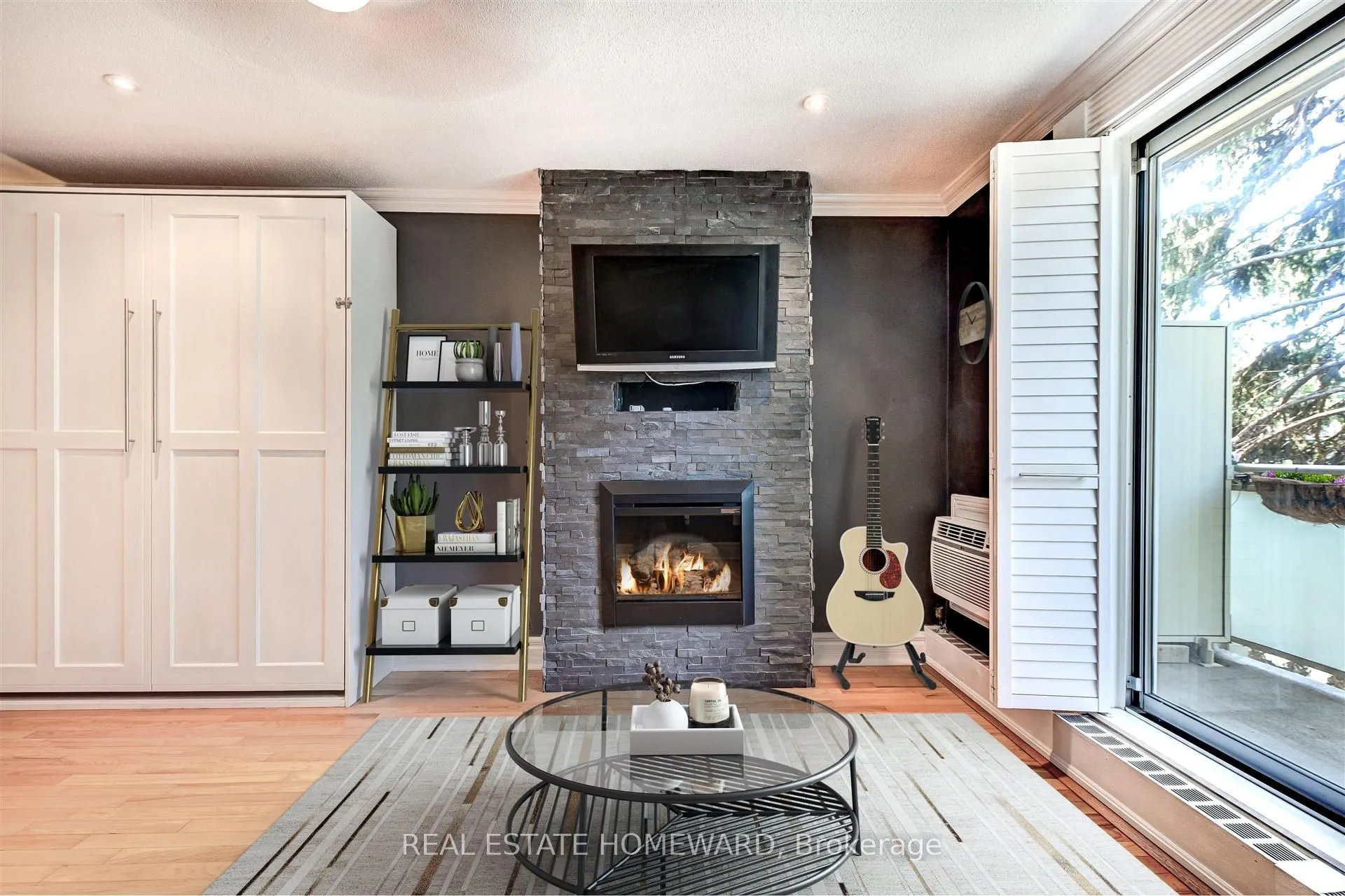 123 Woodbine Avenue #322