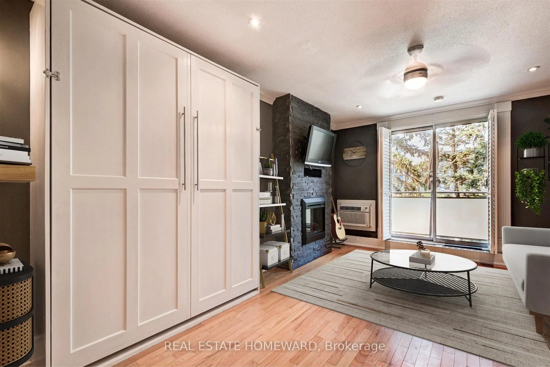 123 Woodbine Avenue #322