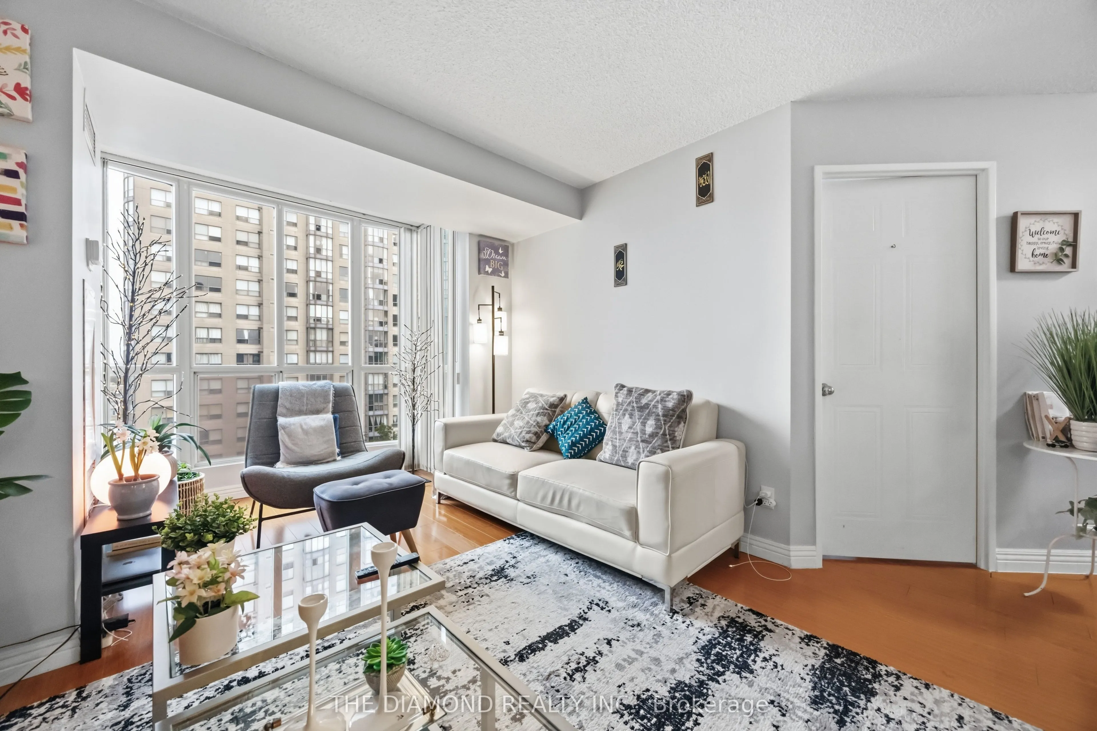 2550 Lawrence Avenue E #816