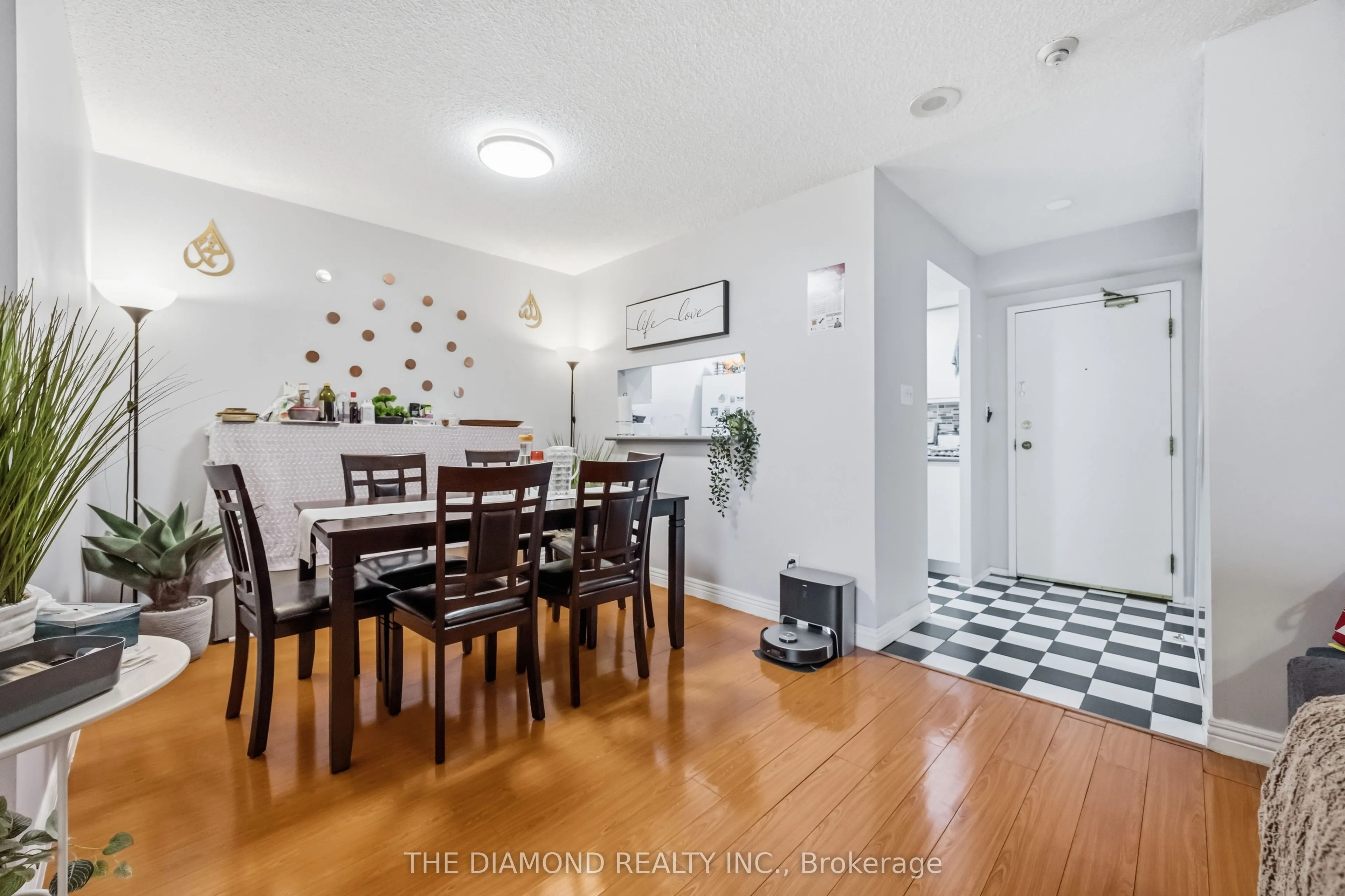 2550 Lawrence Avenue E #816