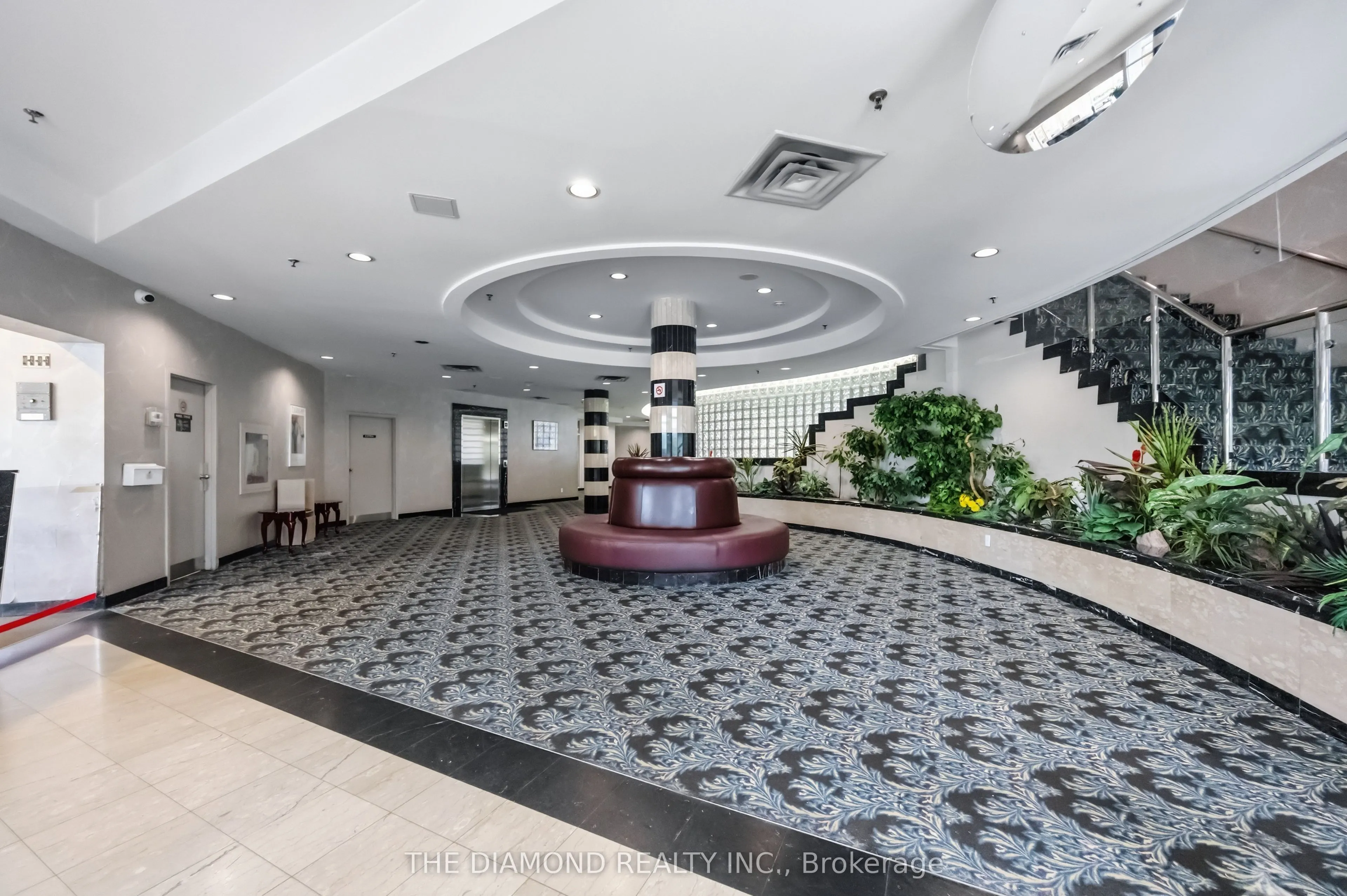 2550 Lawrence Avenue E #816