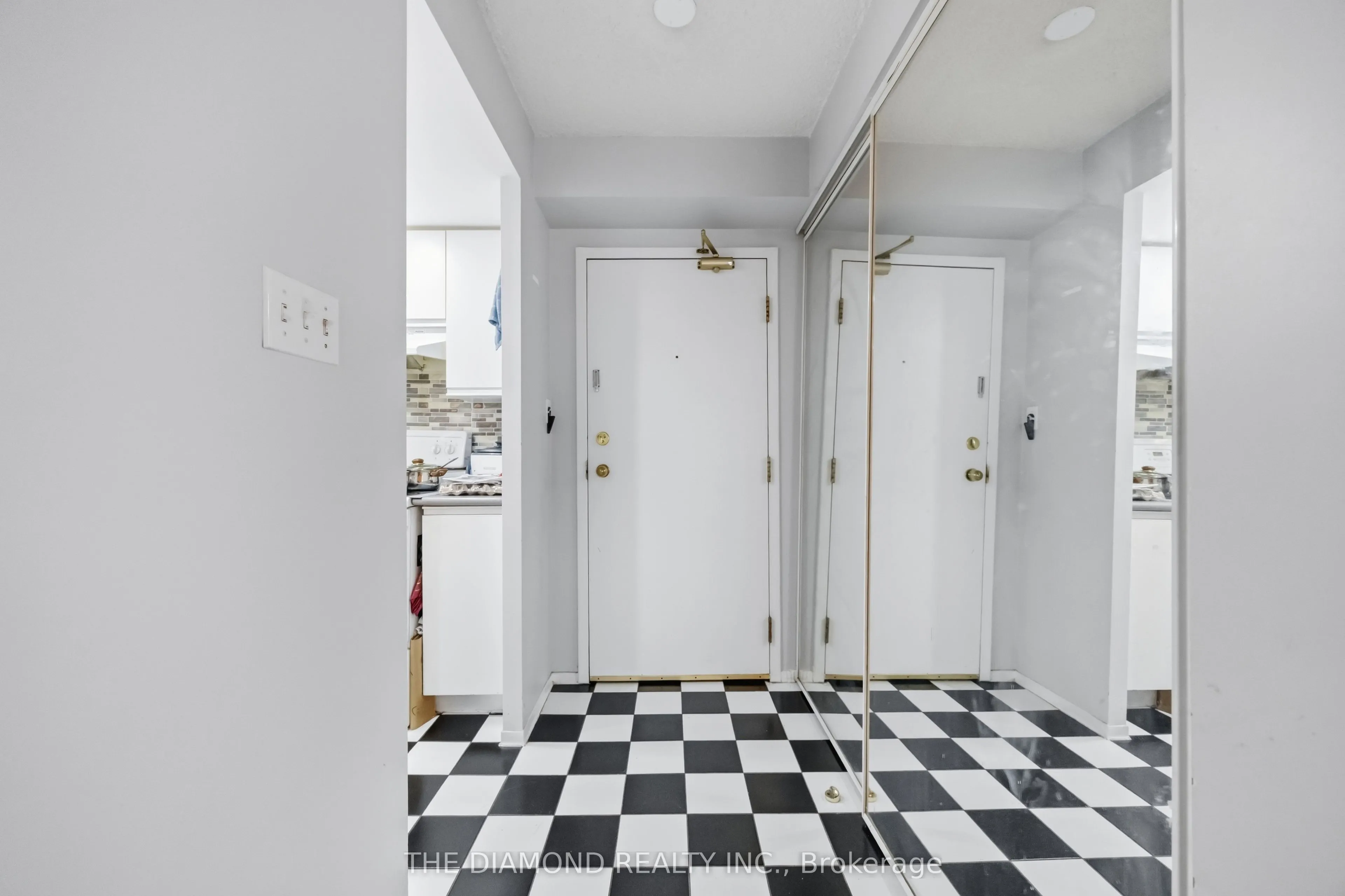 2550 Lawrence Avenue E #816