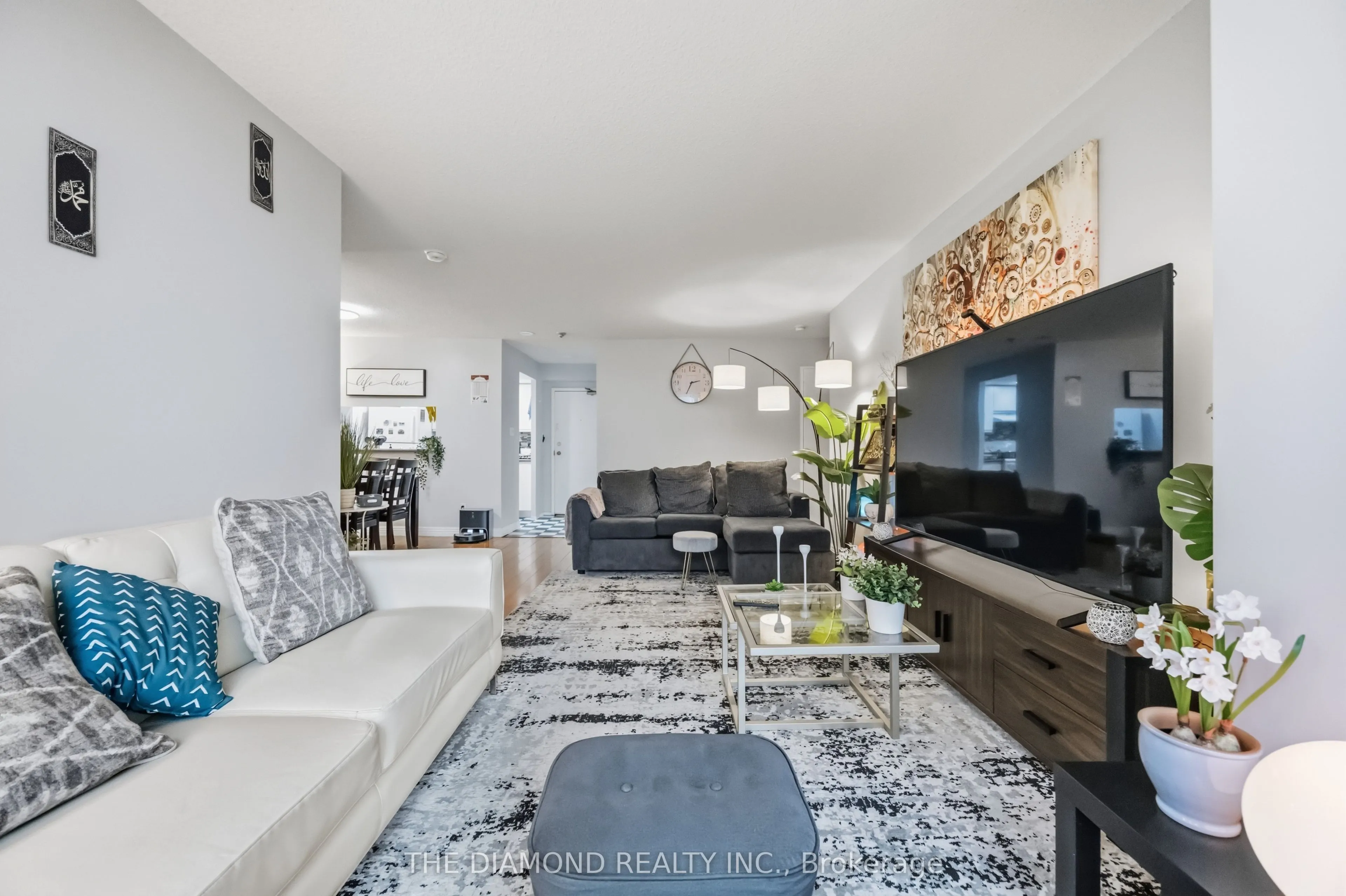 2550 Lawrence Avenue E #816