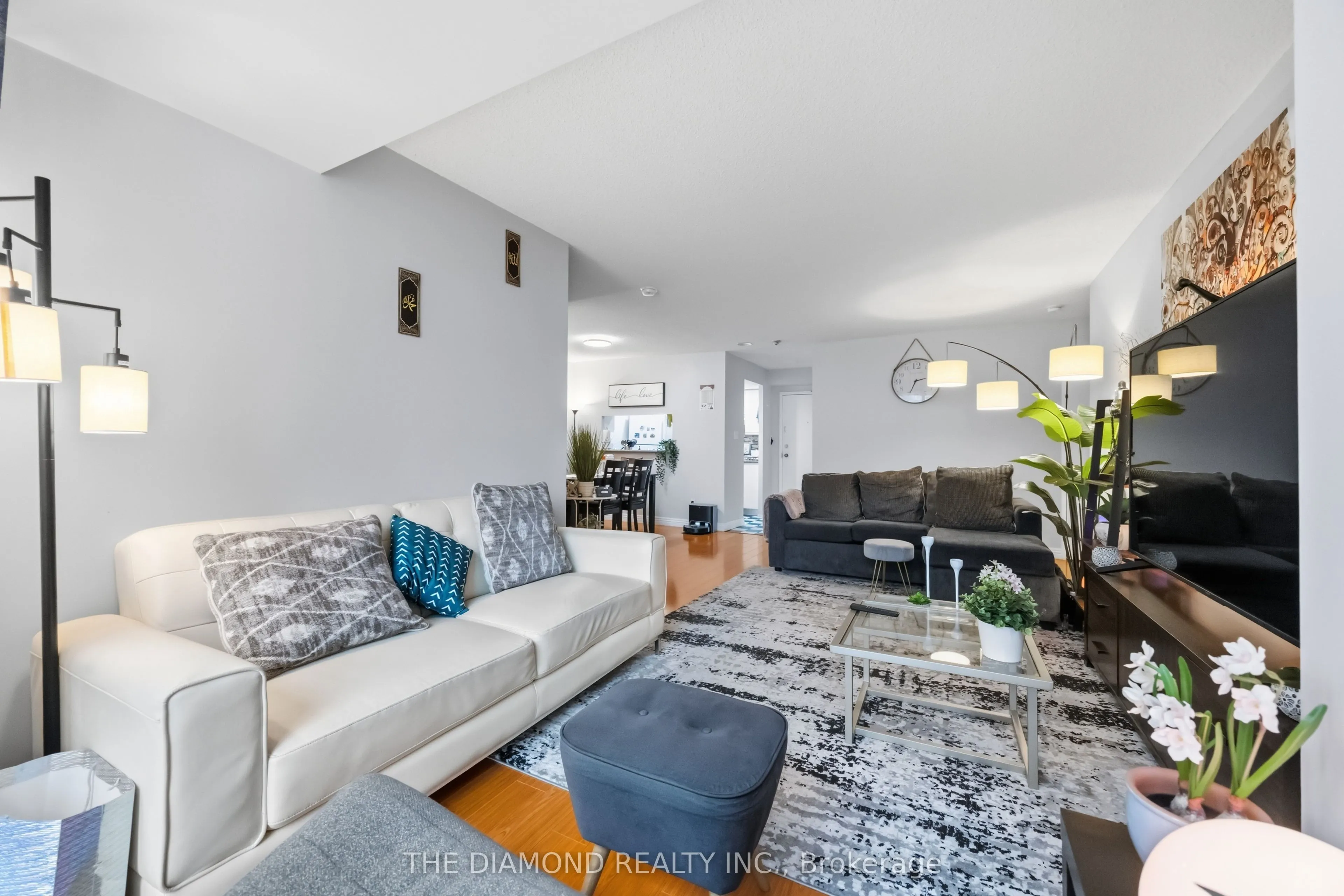 2550 Lawrence Avenue E #816