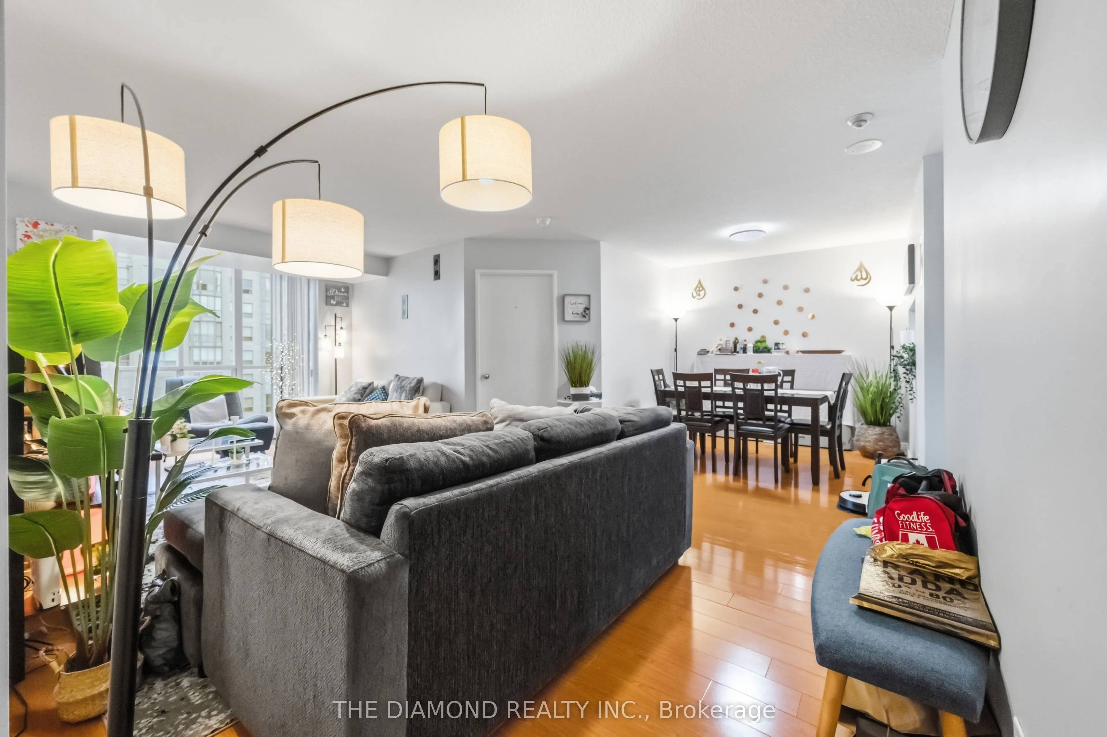 2550 Lawrence Avenue E #816