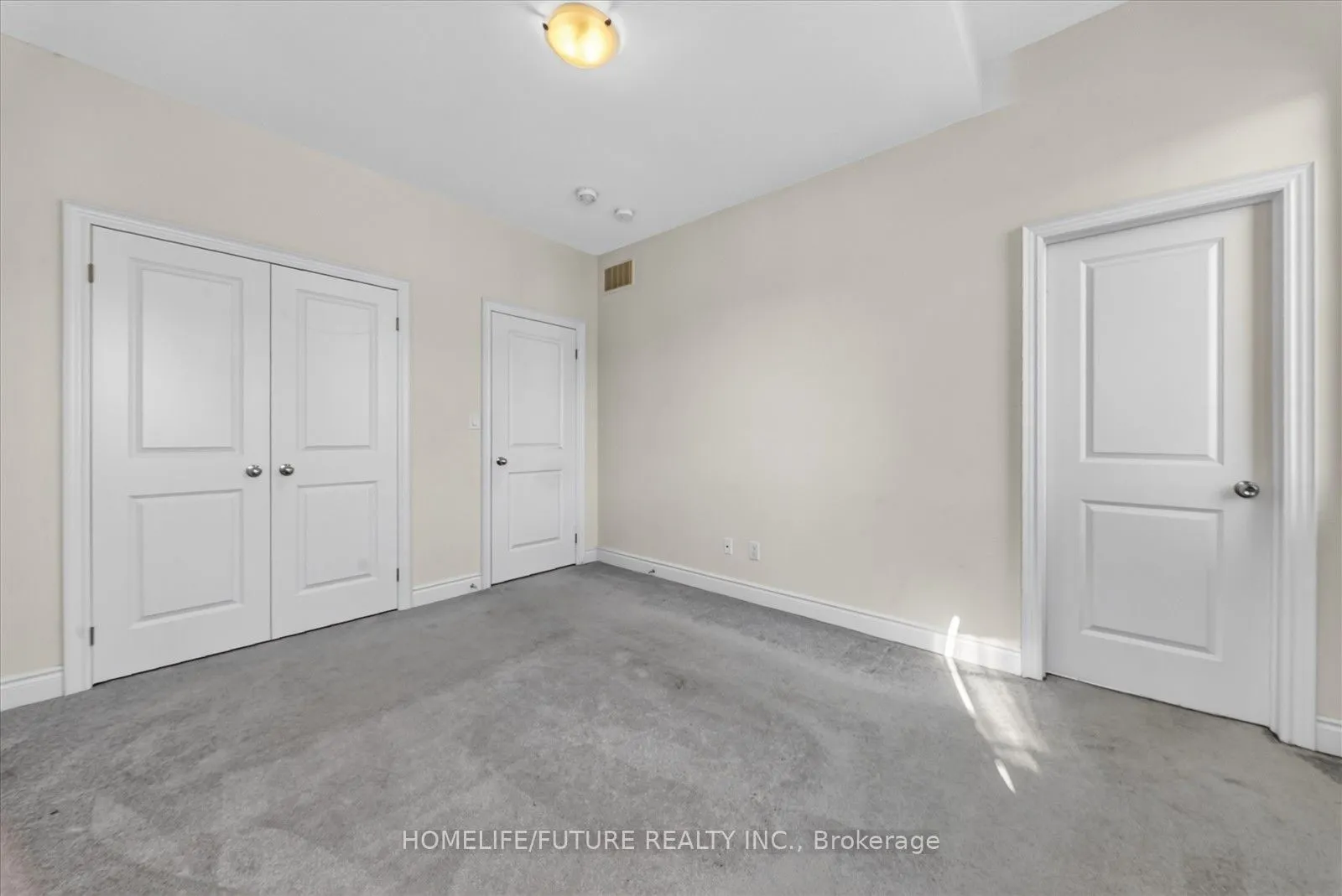 2548 Bandsman Crescent