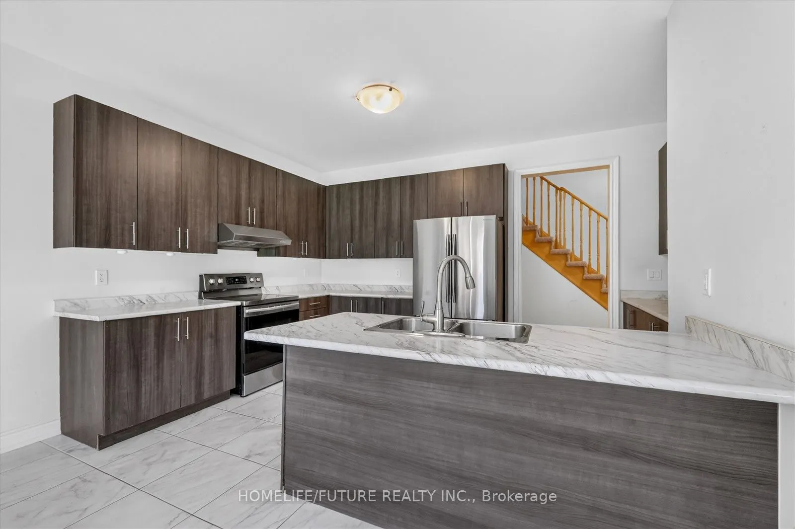 2548 Bandsman Crescent