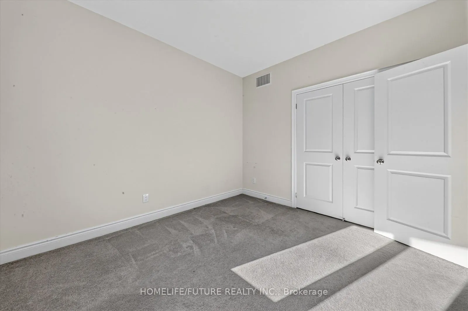 2548 Bandsman Crescent