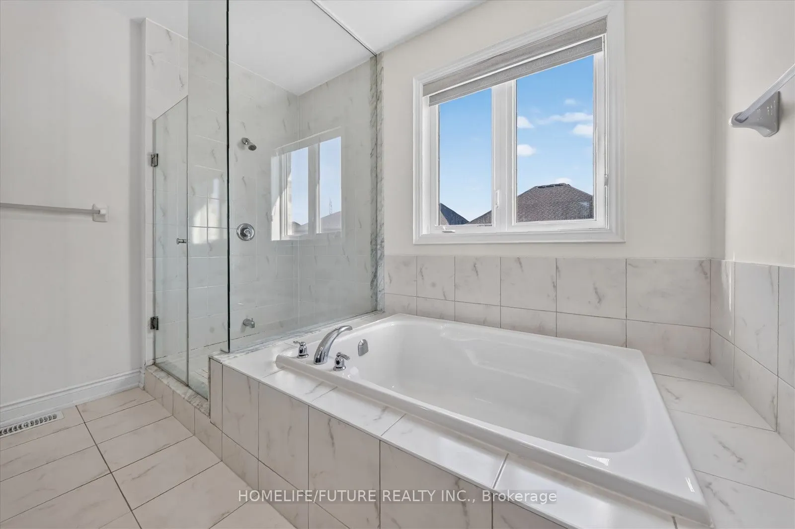 2548 Bandsman Crescent