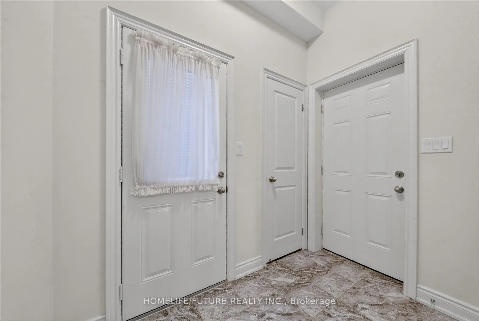 2548 Bandsman Crescent
