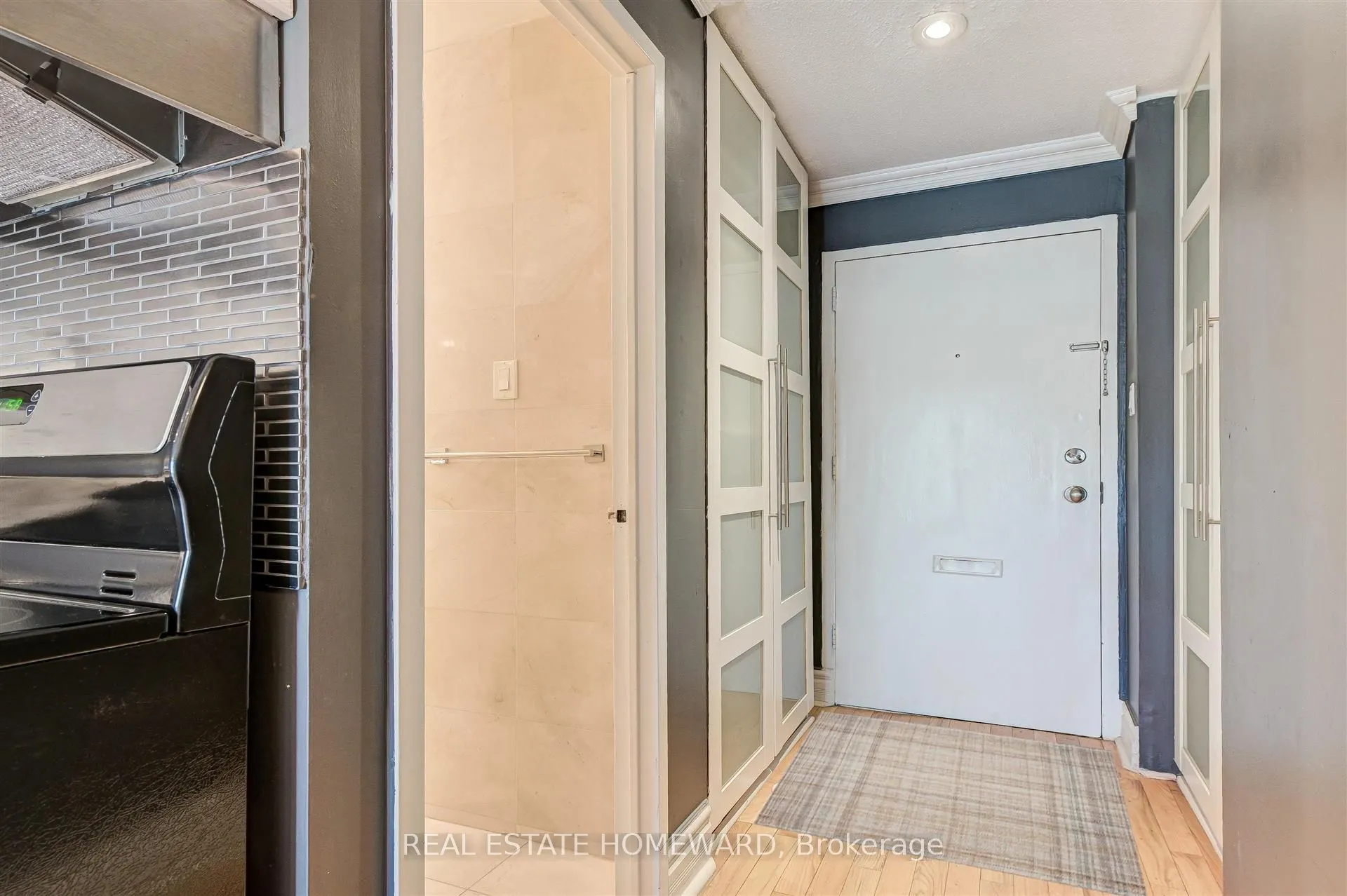 123 Woodbine Avenue #322