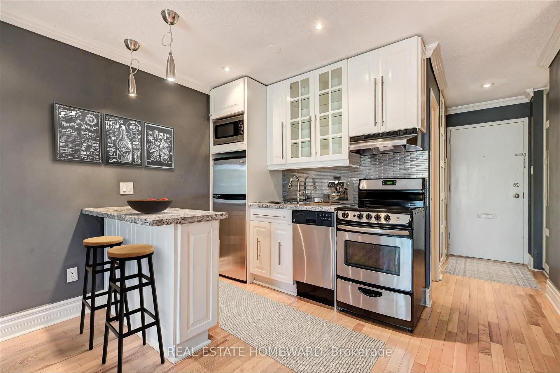 123 Woodbine Avenue #322