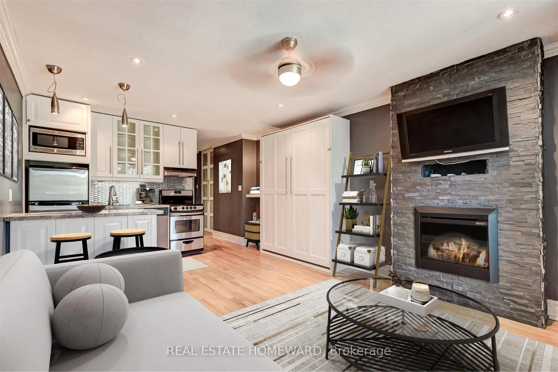 123 Woodbine Avenue #322