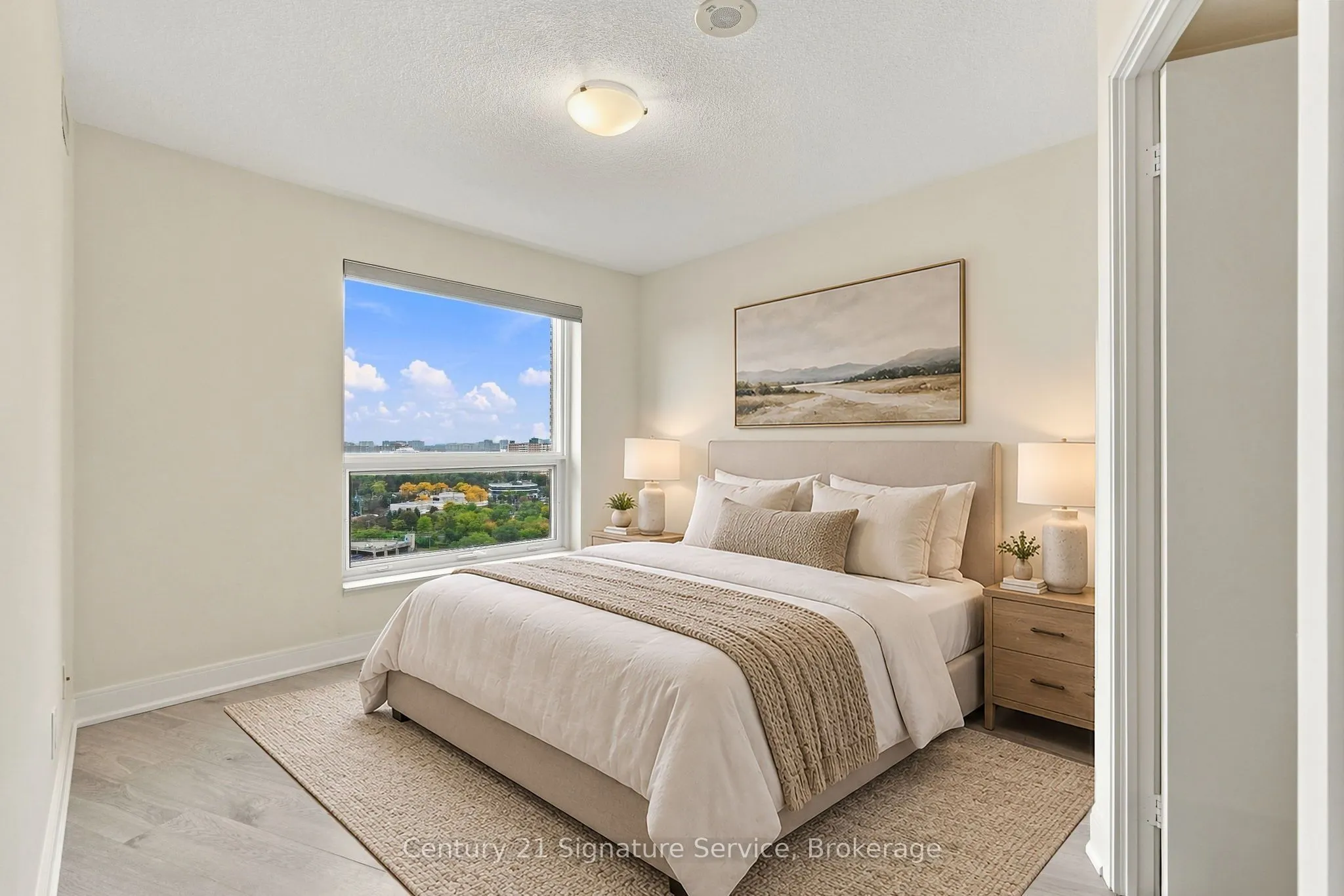 135 Village Green Square #1822