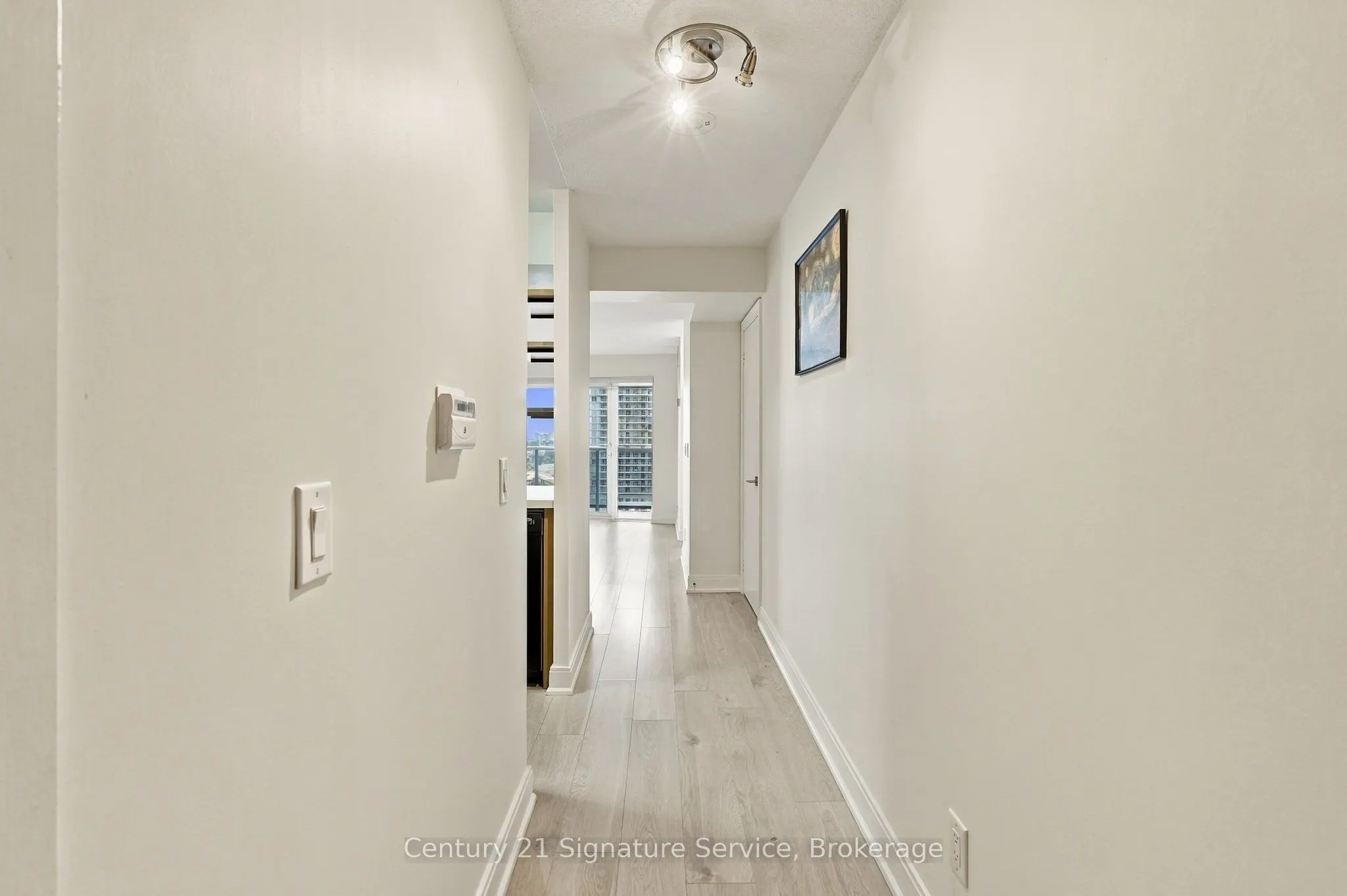 135 Village Green Square #1822