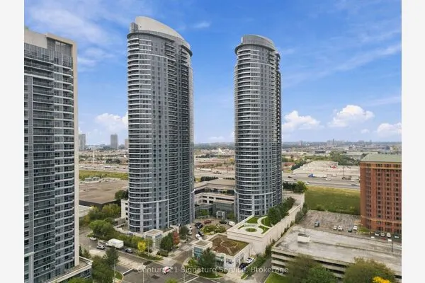 135 Village Green Square