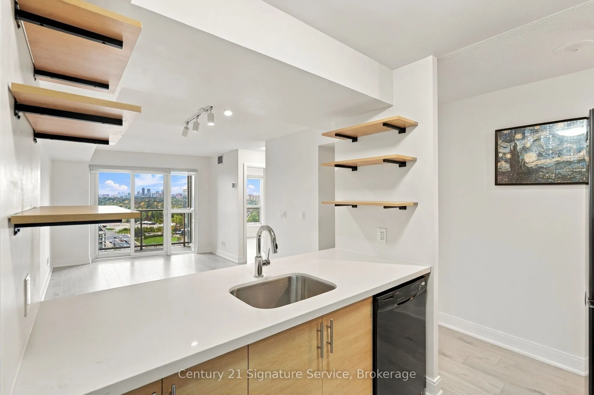 135 Village Green Square #1822