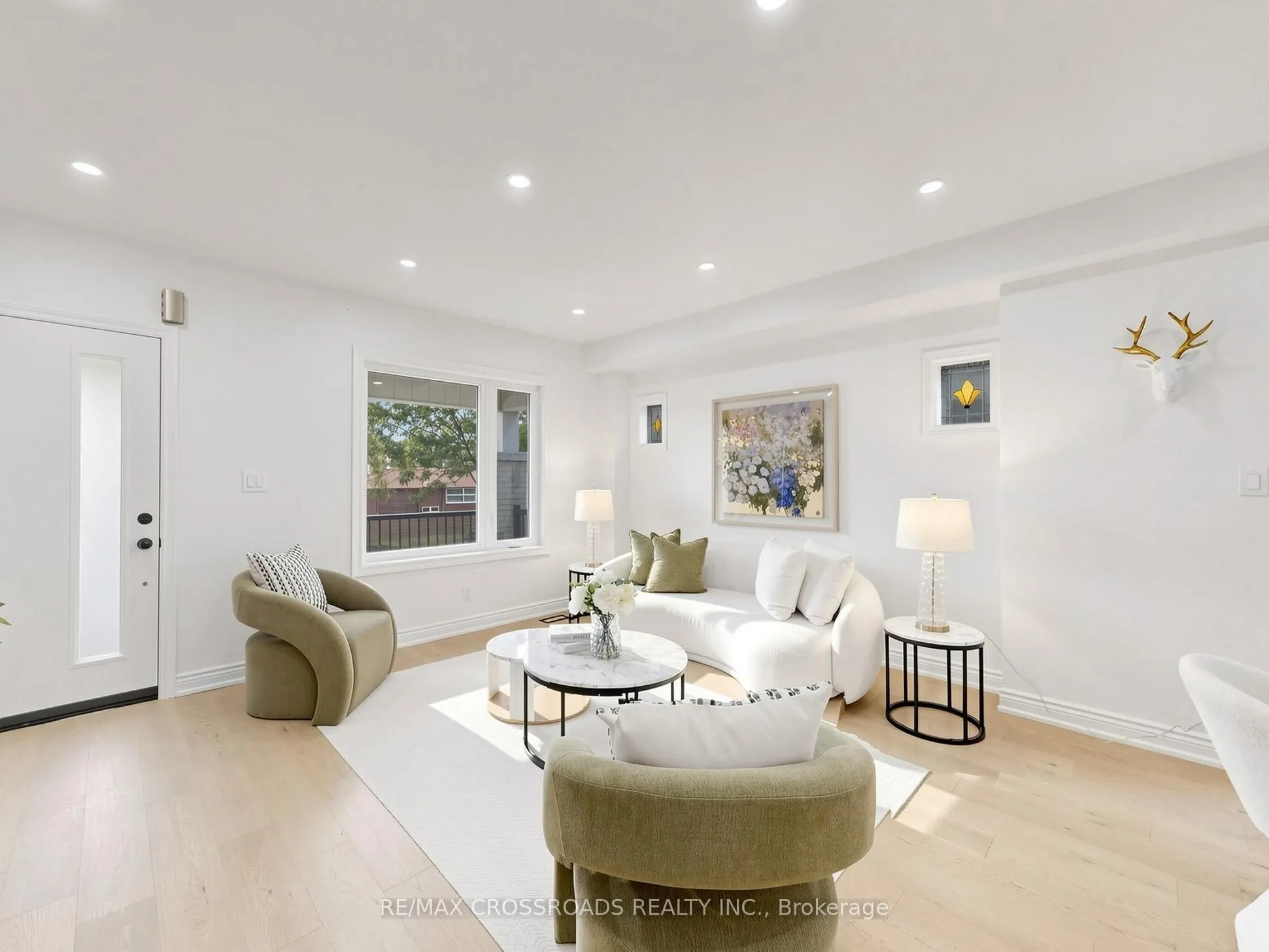 548 Glebeholme Boulevard
