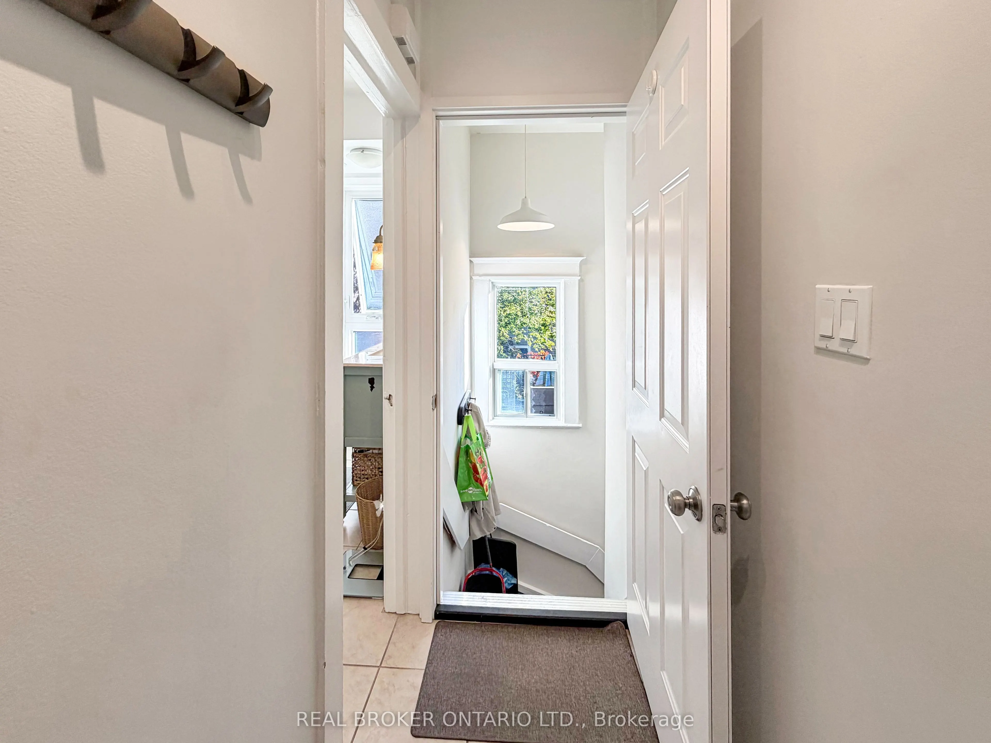 79 Blantyre Avenue #upper