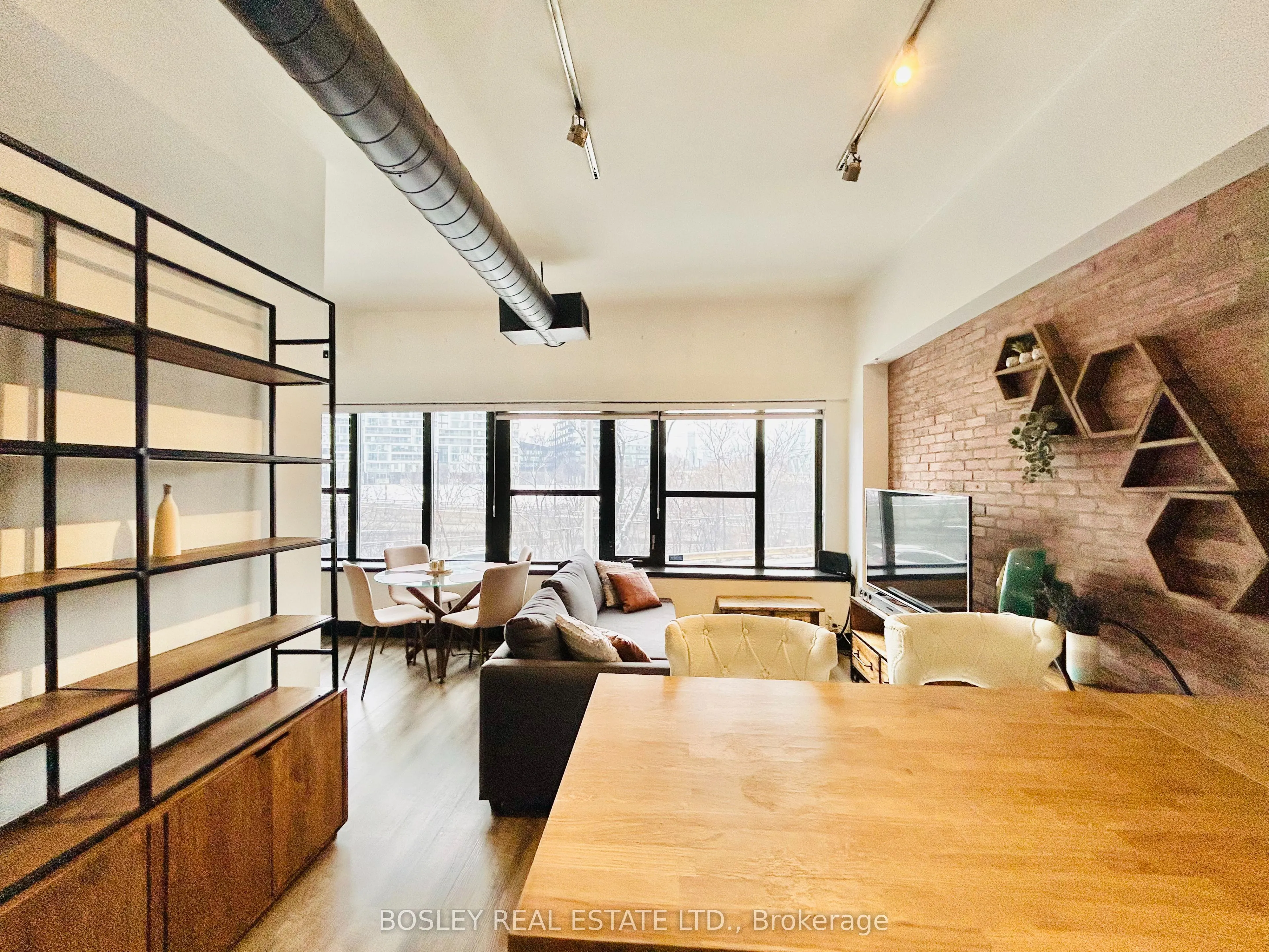 625 Queen Street #106