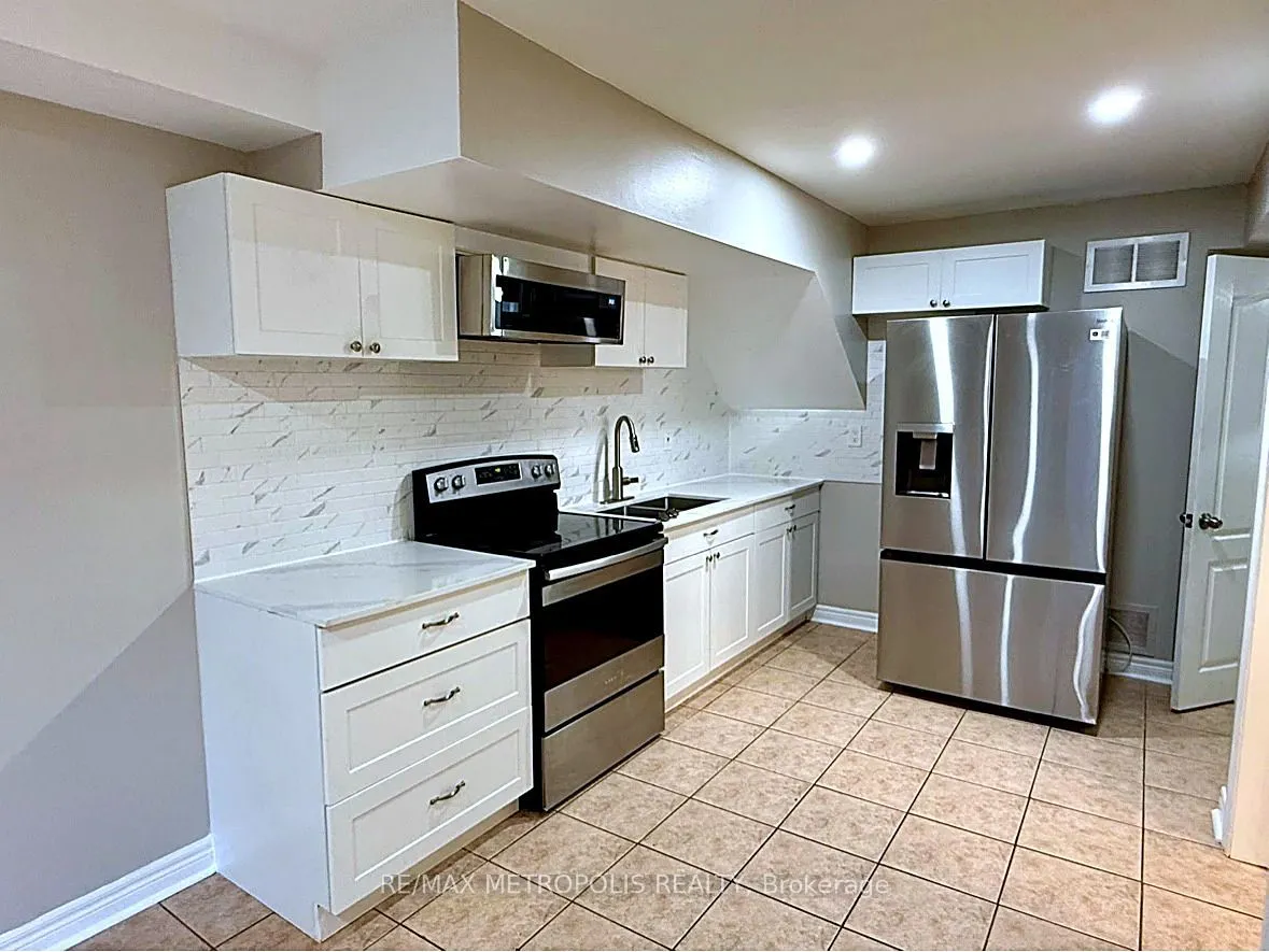 1128 A Glen Eden Court #Bsmt