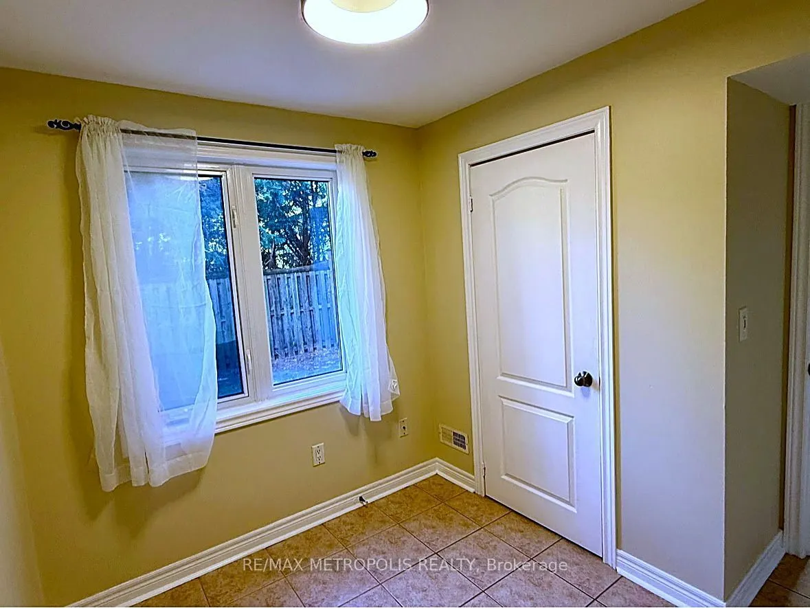 1128 A Glen Eden Court #Bsmt