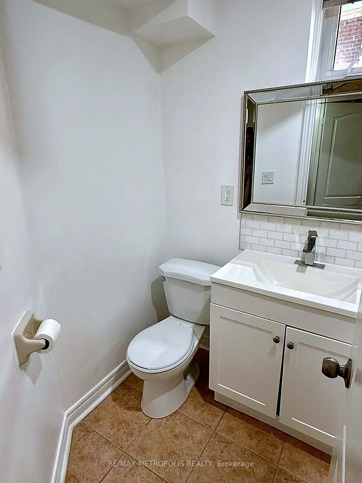 1128 A Glen Eden Court #Bsmt