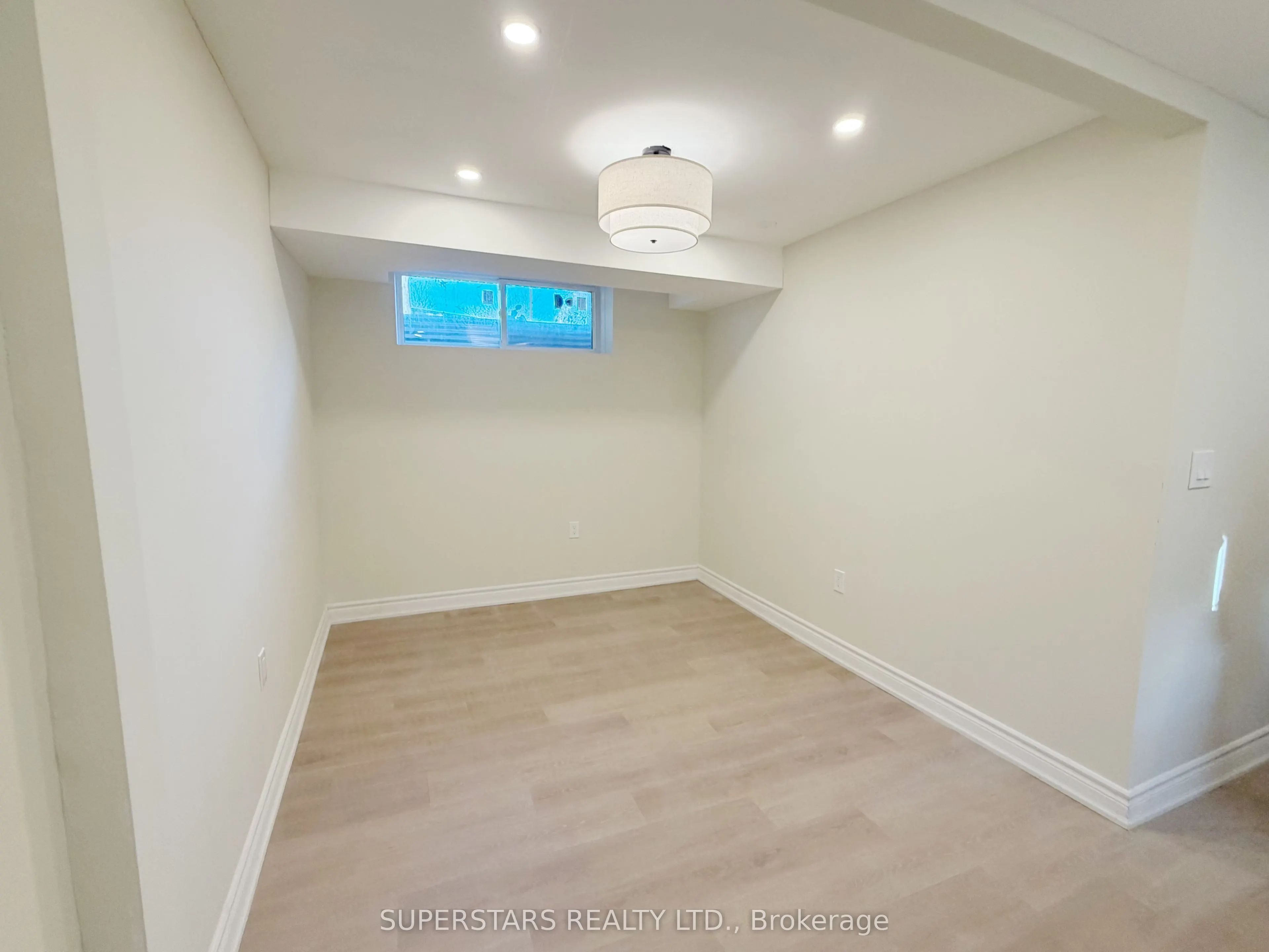 243 Goldhawk Trail #Bsmt